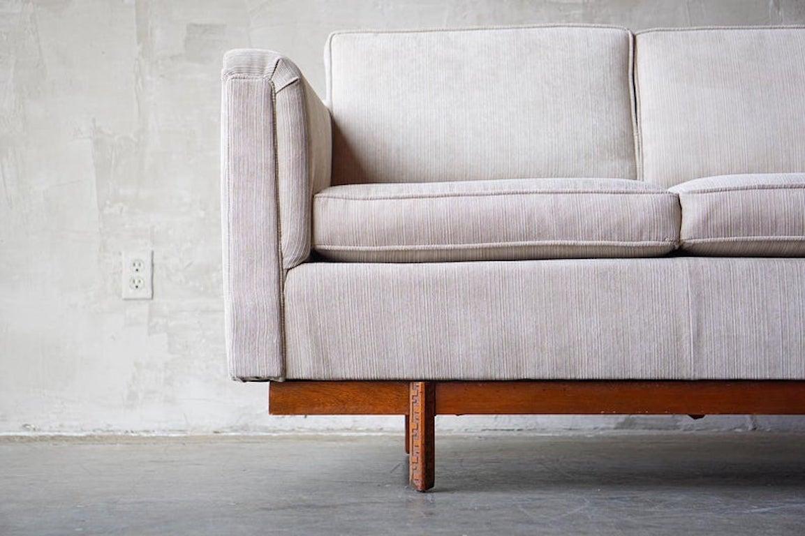 Frank Lloyd Wright 'Taliesin' Sofa (Moderne der Mitte des Jahrhunderts)