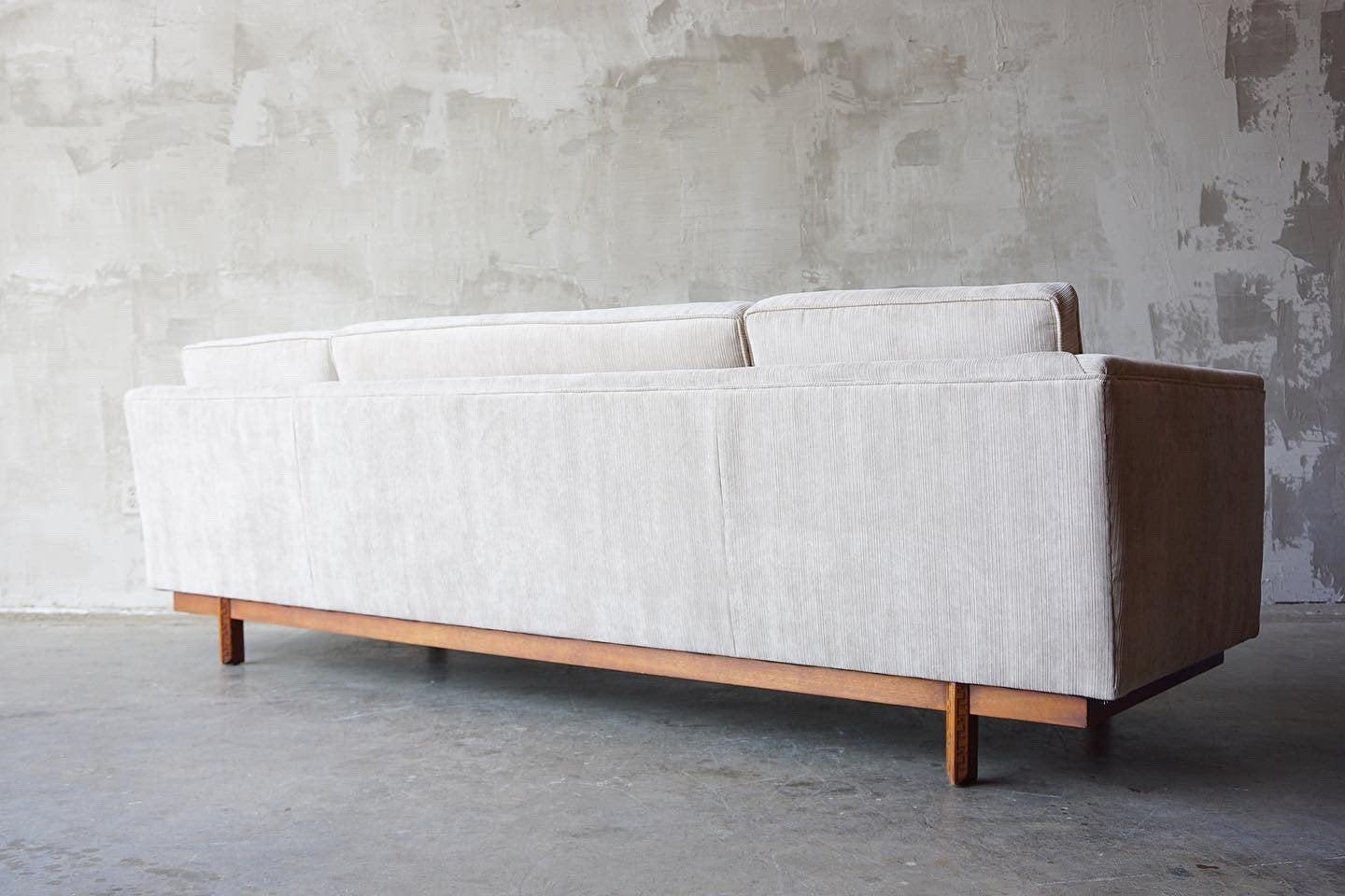 American Frank Lloyd Wright 'Taliesin' Sofa