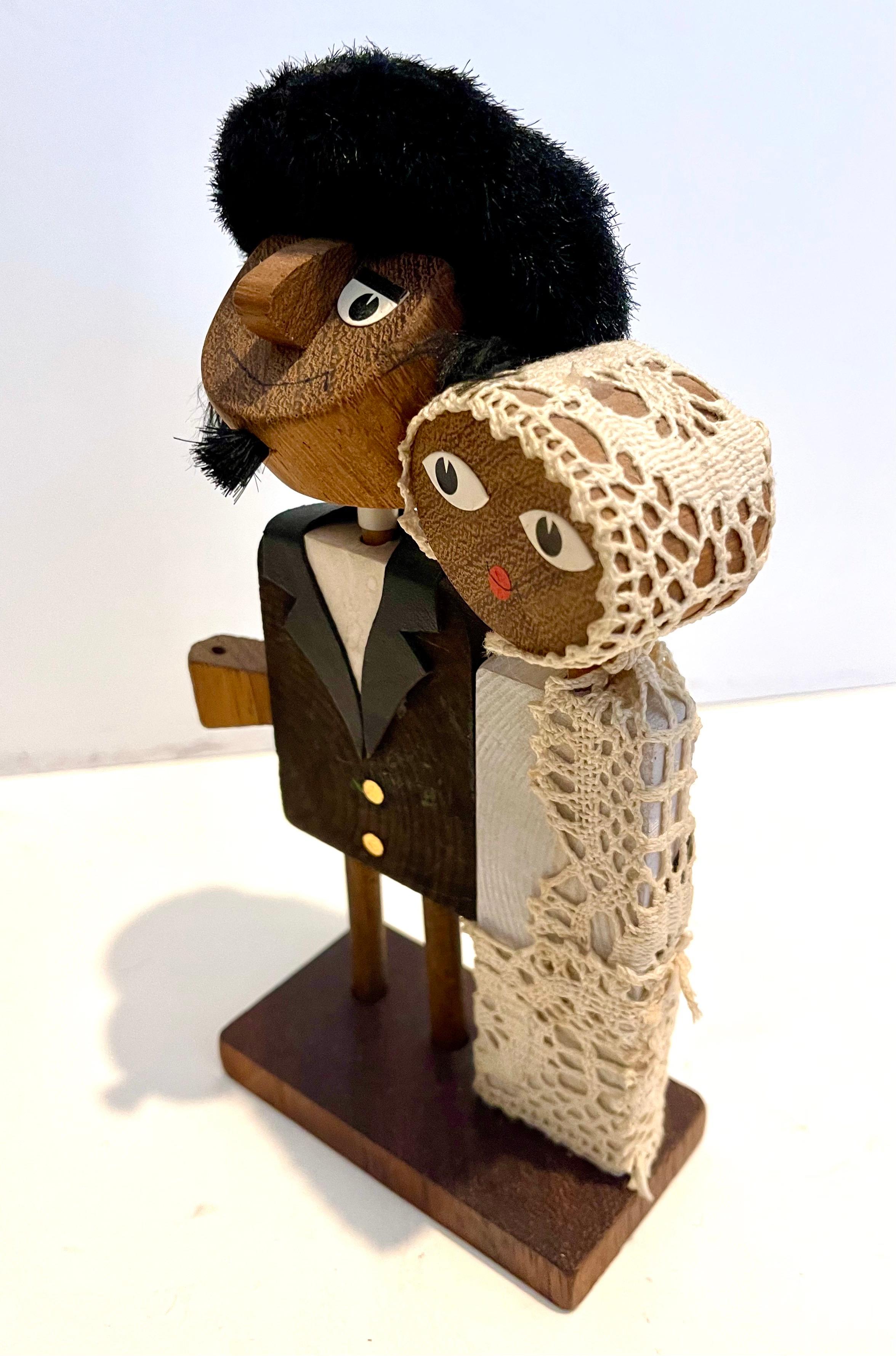 Seltene Vintage Hasidic Hochzeit Jerusalem Holz Judaica Kunstskulptur Frank Meisler, Judaica im Angebot 1