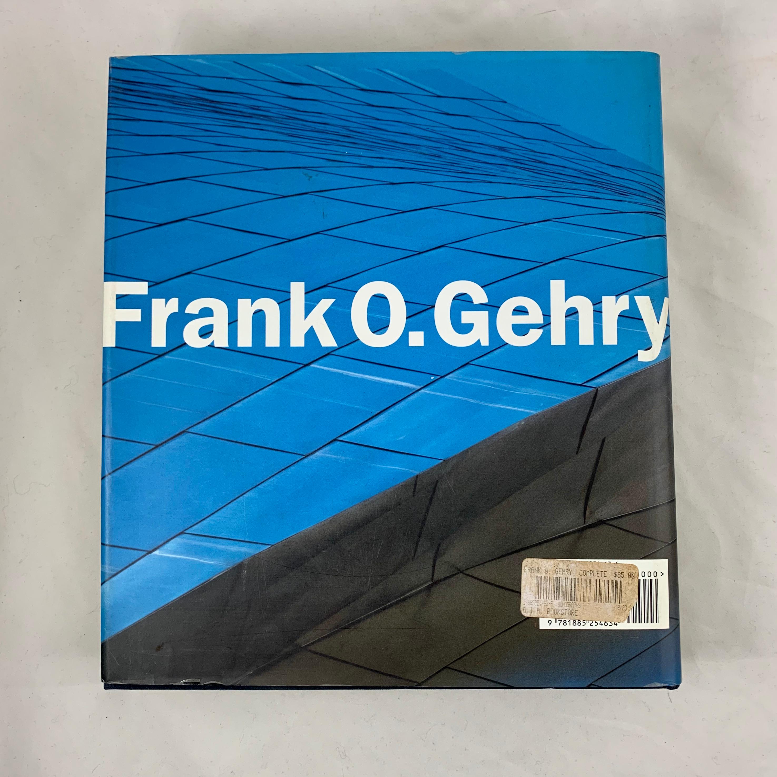 Frank O Gehry:: Das Gesamtwerk von Francesco Dal Co. Modernes Architekturbuch (Internationaler Stil) im Angebot