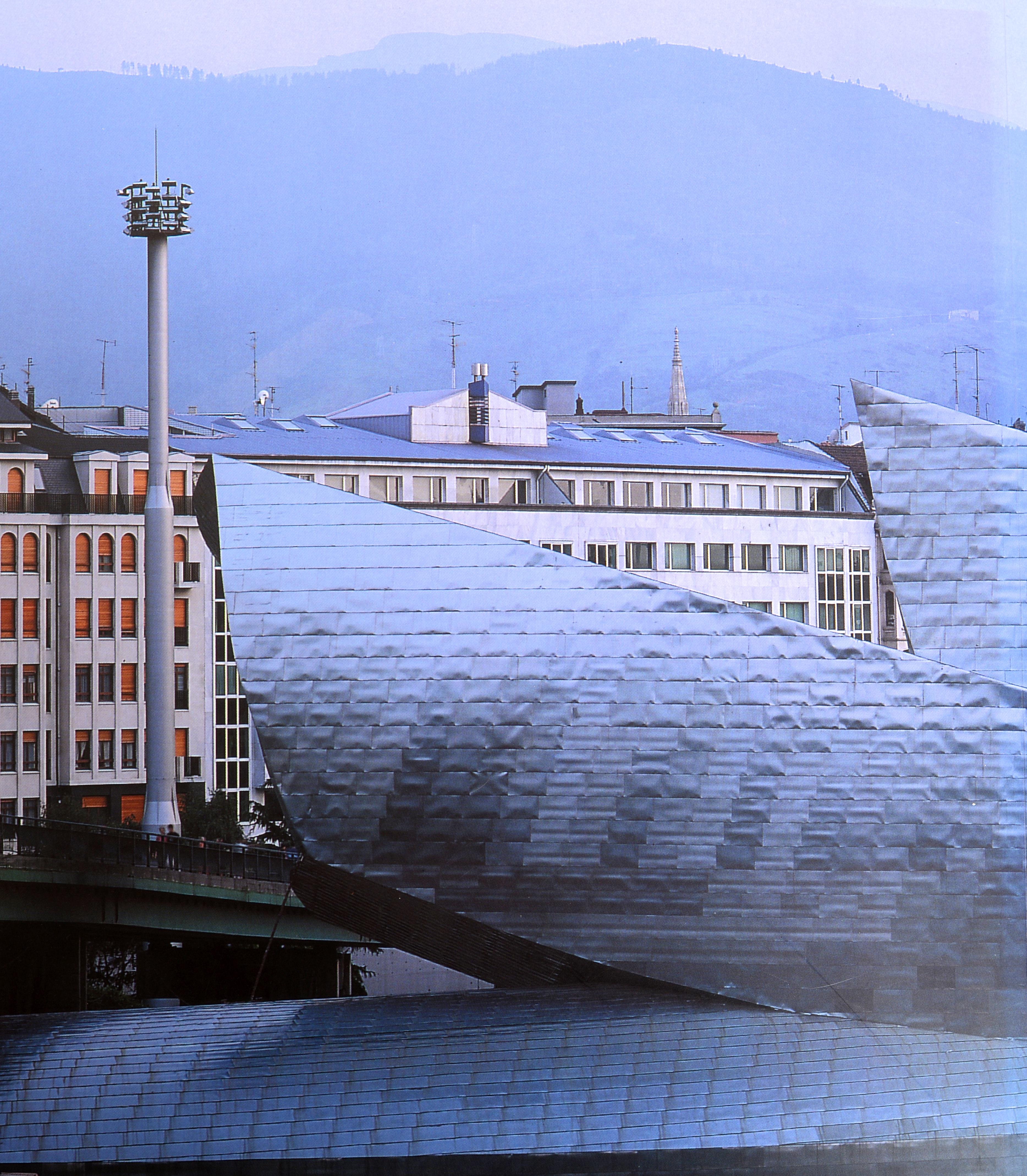 Frank O.Gehry, Guggenhiem Museum Bilbao, 1st Ed For Sale 8