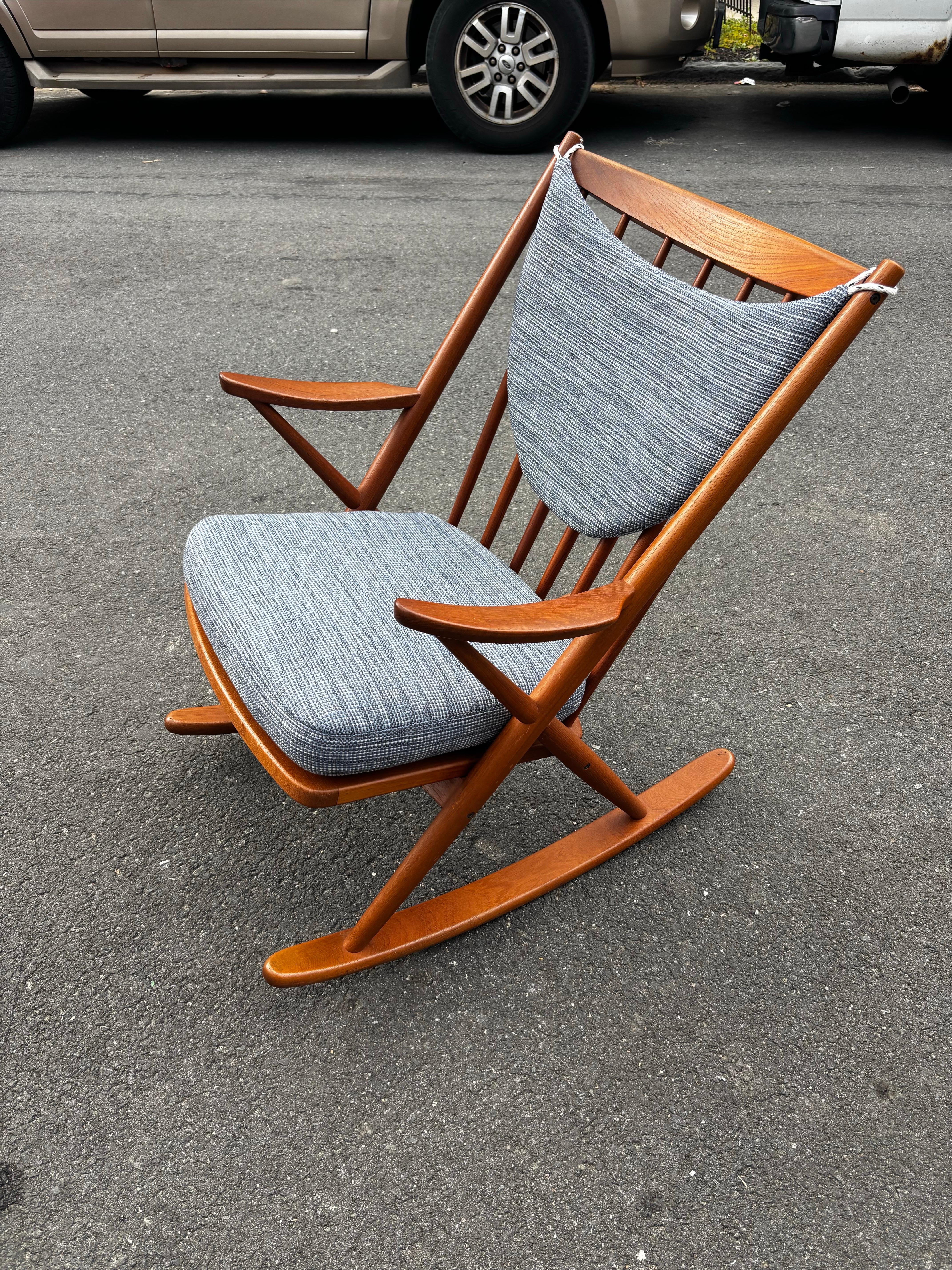 Frank Reenskaug Teakholz-Schaukelstuhl Model No. 182 (Skandinavische Moderne) im Angebot
