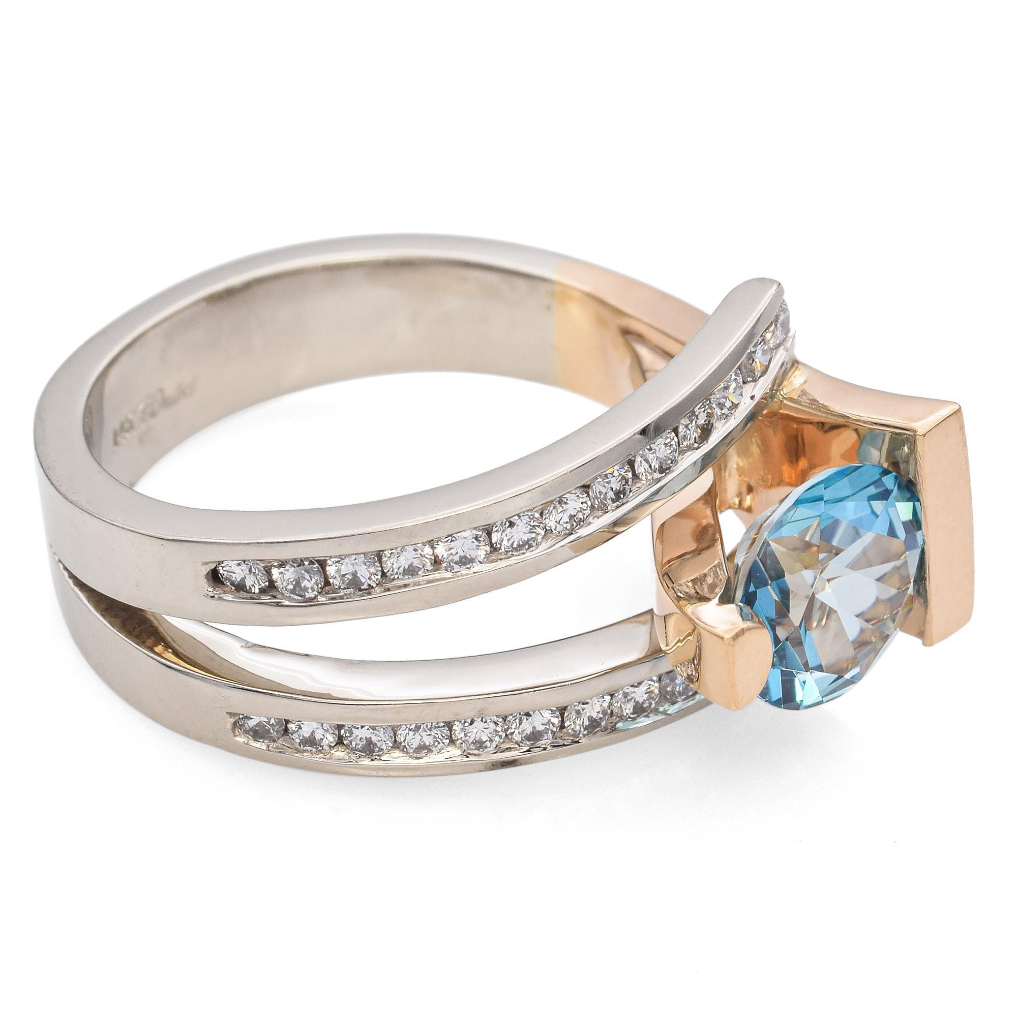 Frank Reubel 14K Gelbgold Blauer Topas & 0,39 TCW Diamantring mit Kanalfassung (Rundschliff) im Angebot