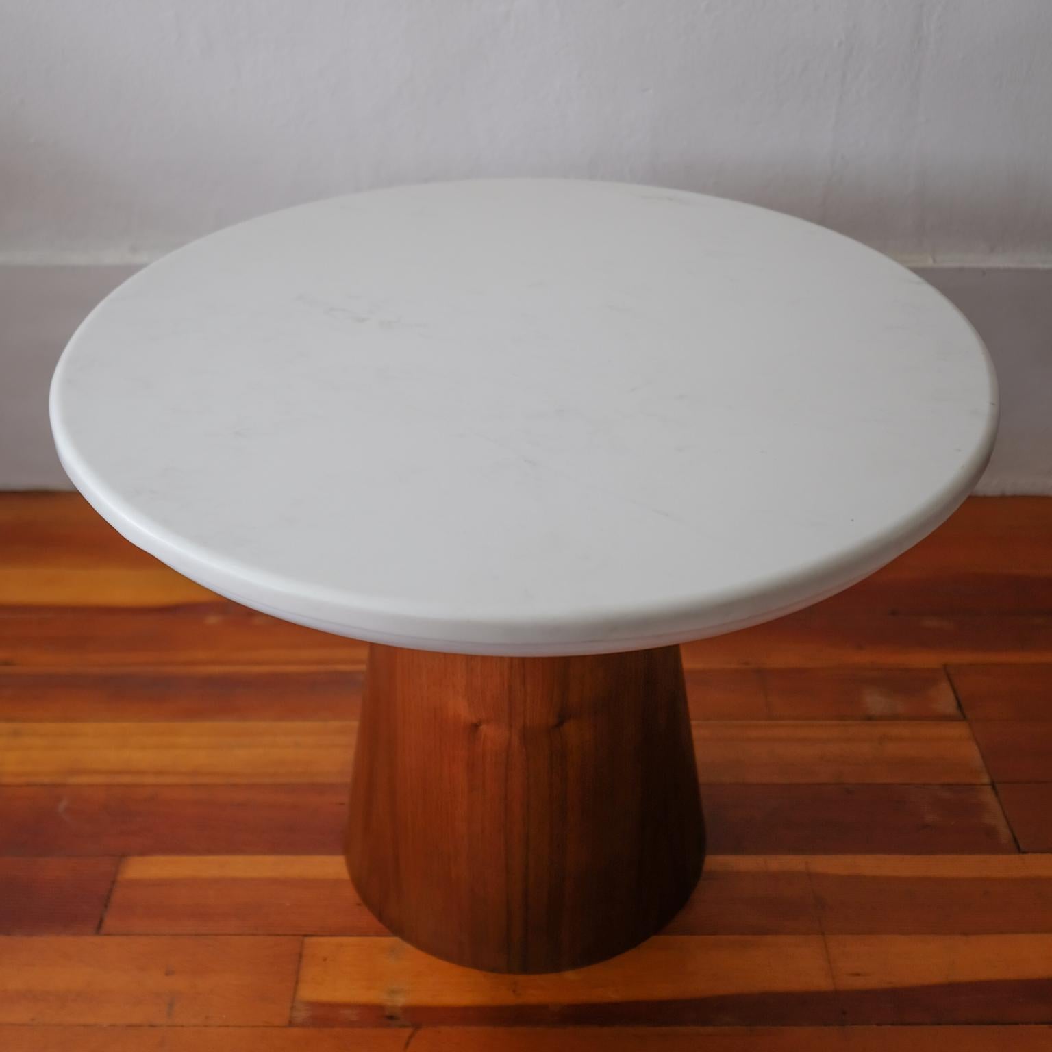 Frank Rohloff Marble Top Table with Pedestal Base, California Design 1960s In Good Condition In San Diego, CA