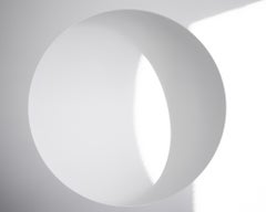 Sfera astratta - astrazione geometrica di forme architettoniche monocromatiche