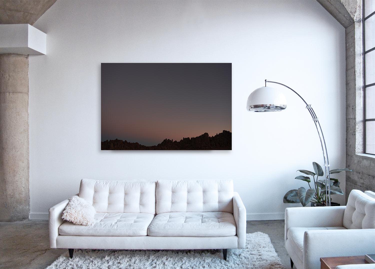 Kalifornische Abenddämmerung von Frank Schott
aus einer Serie von Fotografien, die die weiten Wüstenlandschaften des Golden State einfangen

27 x 40 Zoll / 68cm x 102cm
Auflage von 25
unterzeichnet 
 
48 x 72 Zoll / 122cm x 183cm
Auflage von