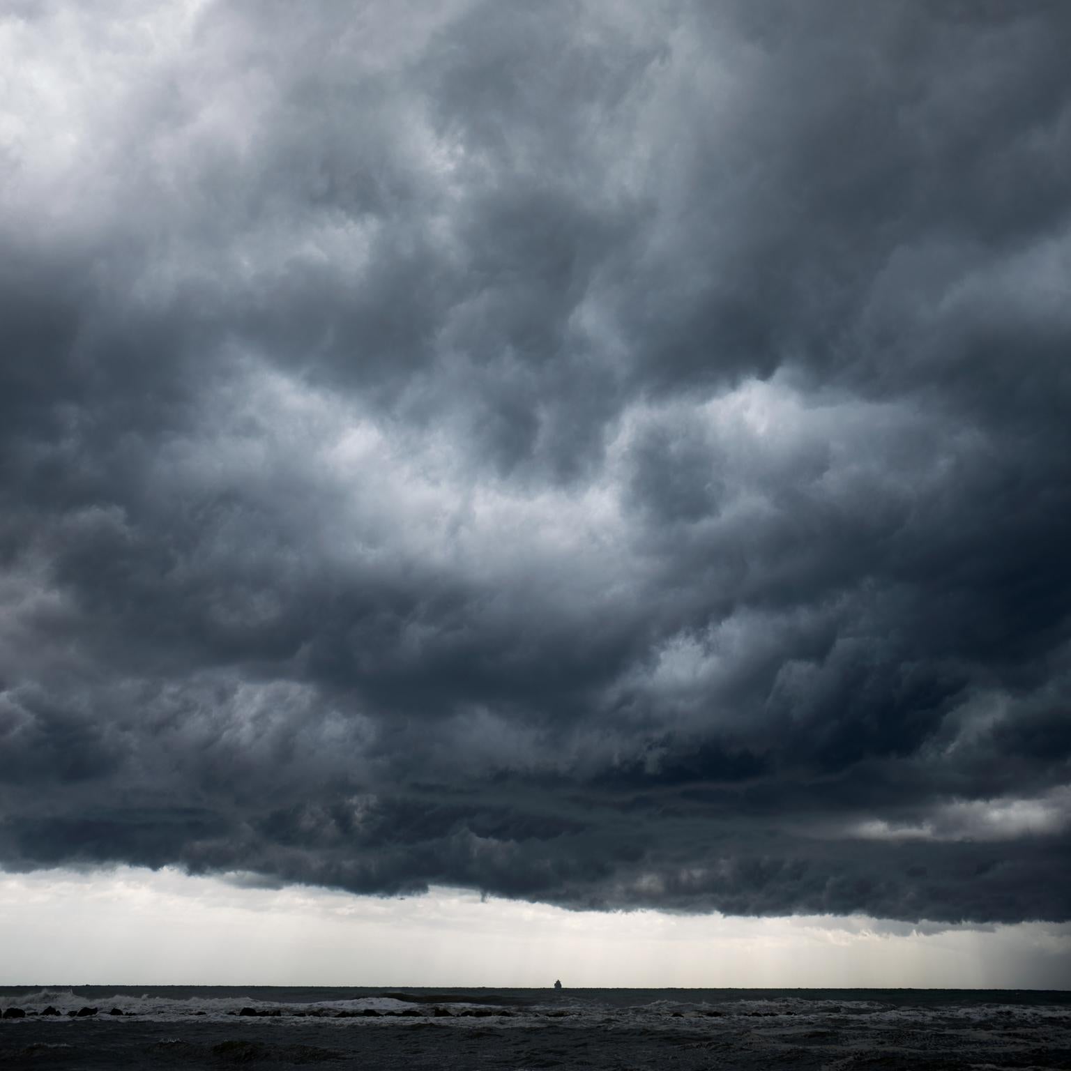 tude de nuages II - photographie grand format d'un paysage nuageux dramatique, horizon du ciel