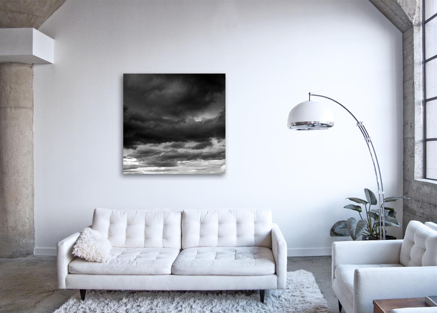 Cloud Study III – Großformatfotografie einer dramatischen Wolkenlandschaft im Himmel (Schwarz), Landscape Print, von Frank Schott