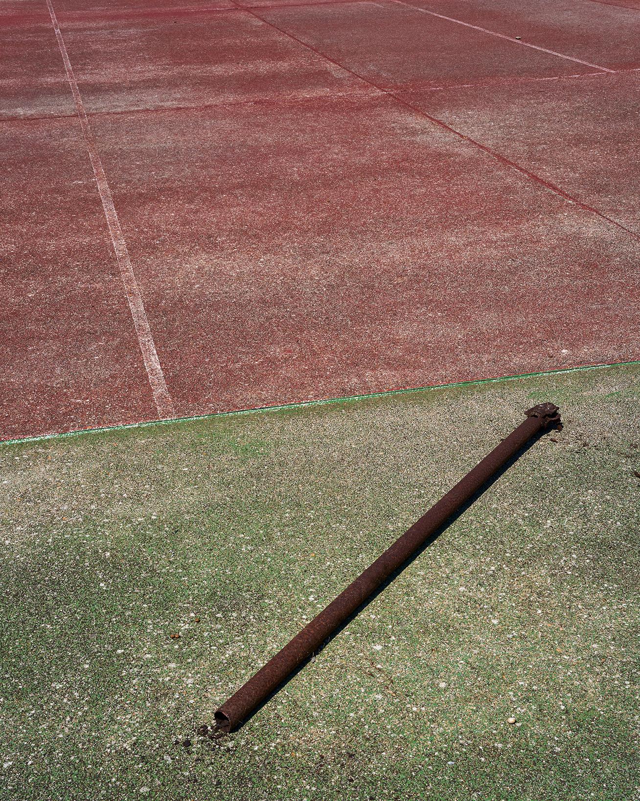 Found Object A - osservazione in grande formato di vignette urbane astratte a colori - Photograph di Frank Schott