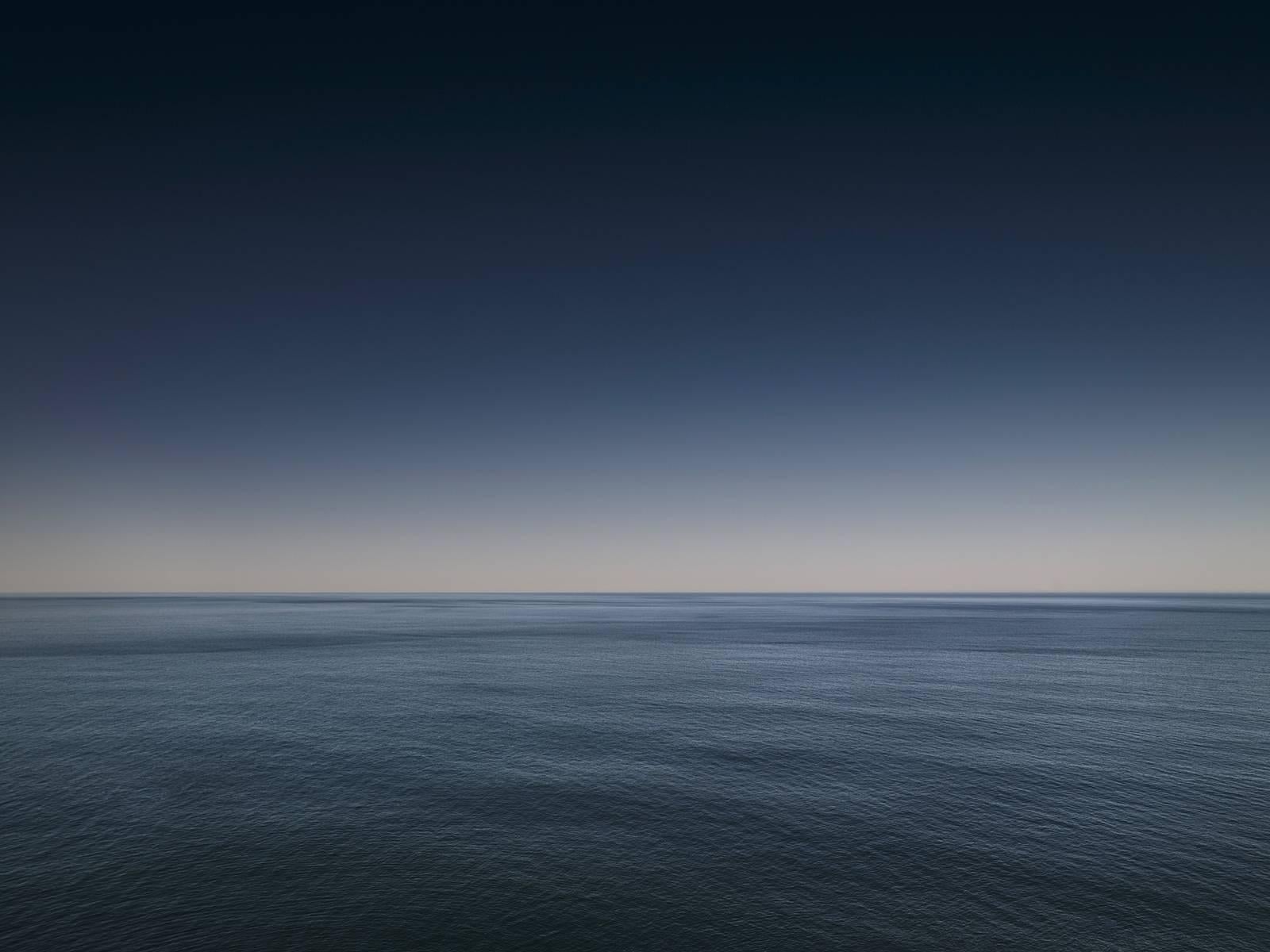 Paysage marin I Diptyque - photographie abstraite de l'horizon des nuages en aquarelle en vente 1