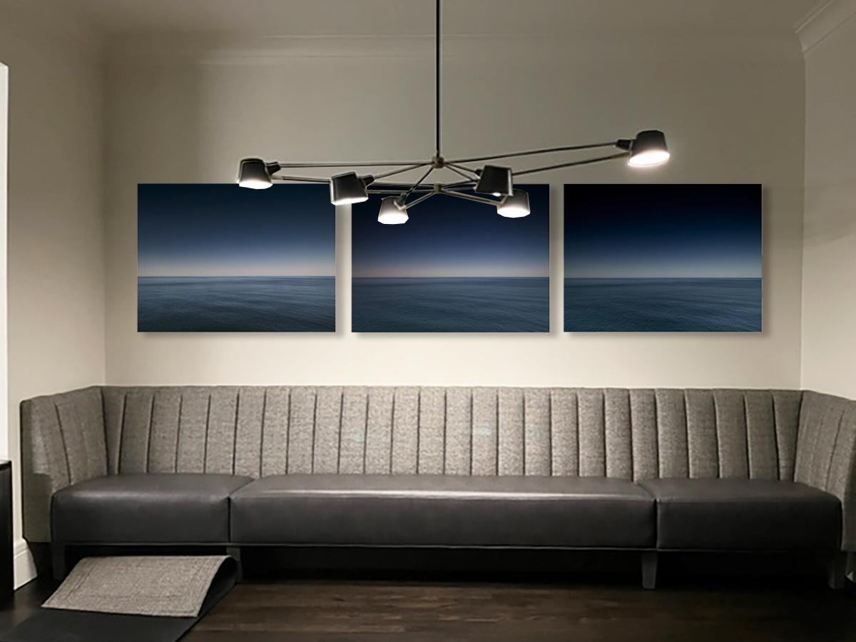 Triptyque « Seascape I » - 3 photographies grand format de surface d'eau bleue + horizon - Contemporain Print par Frank Schott