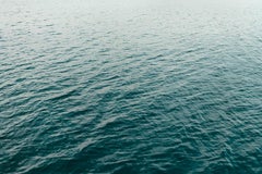 Seascape XVIII - großformatige Fotografie einer monochromen Wasseroberfläche