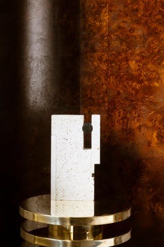 Escultura Frank de Travertino de Ostuni tratado al ácido de Dainelli Studio Atelier