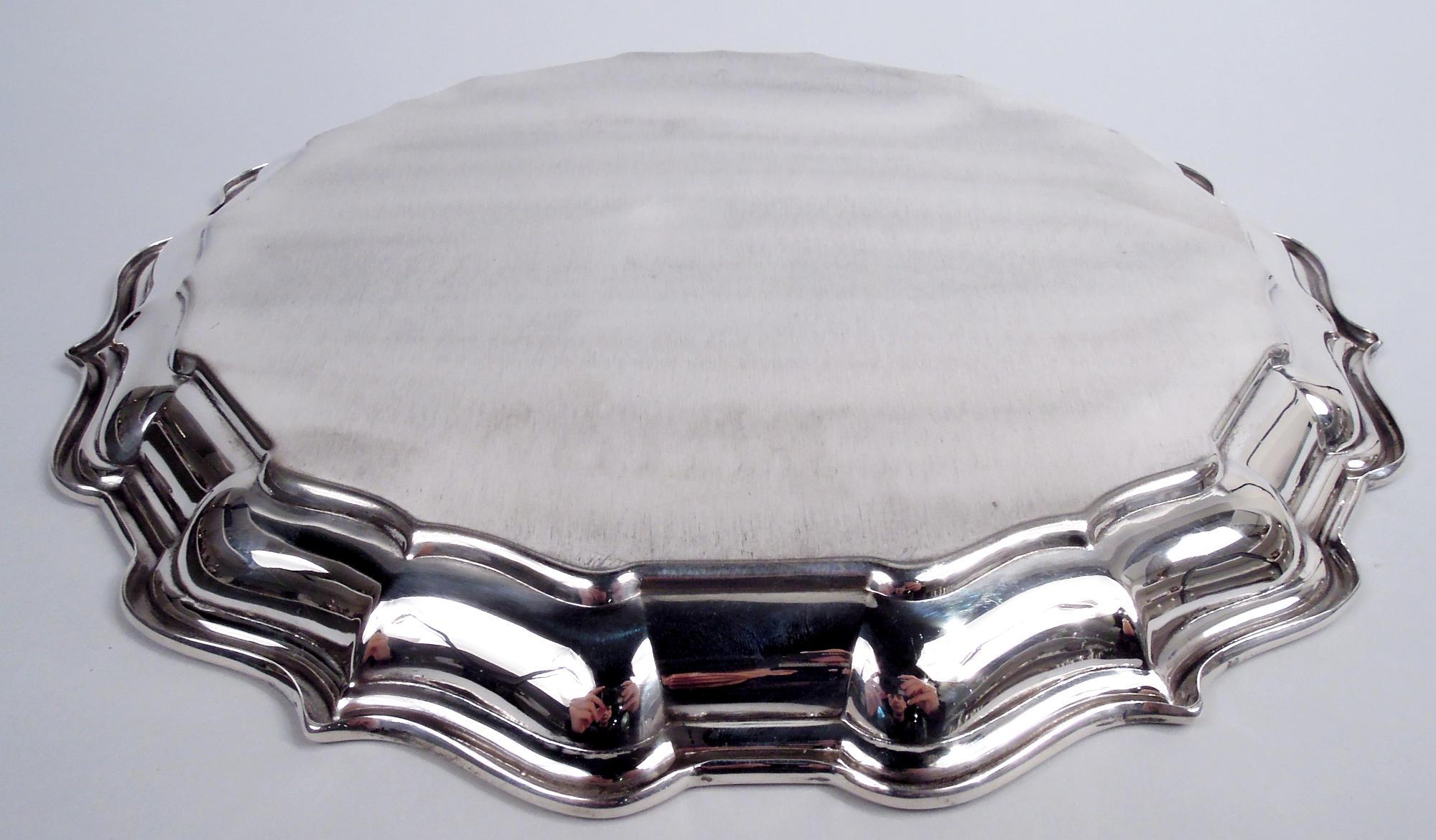 Frank Smith Chippendale Sterling Silver 12-Inch Round Piecrust Tray In Good Condition In New York, NY