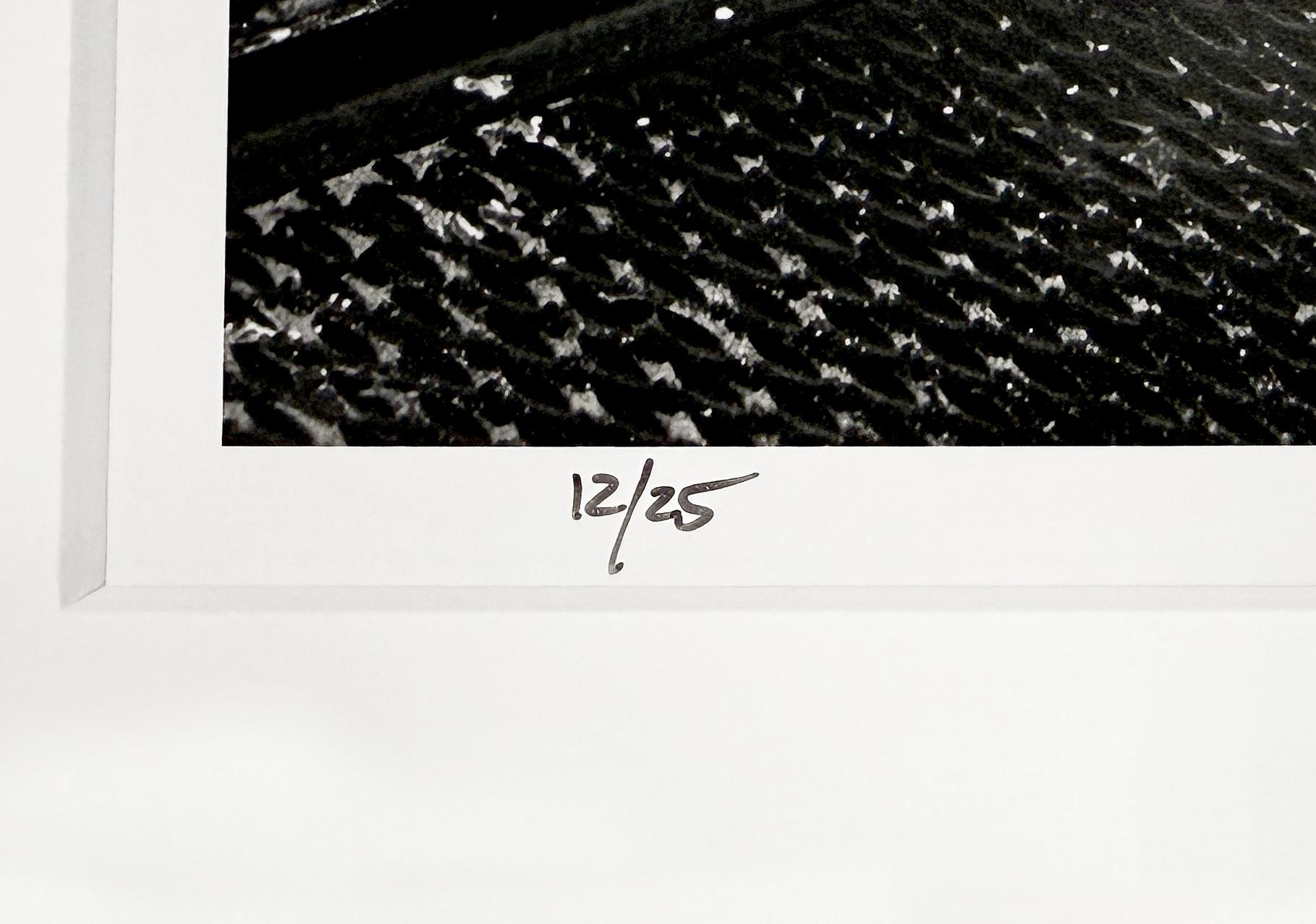 Bruce Springsteen, Frank's Barbershop (1978), impression signée à la main - Gris Black and White Photograph par Frank Stefanko