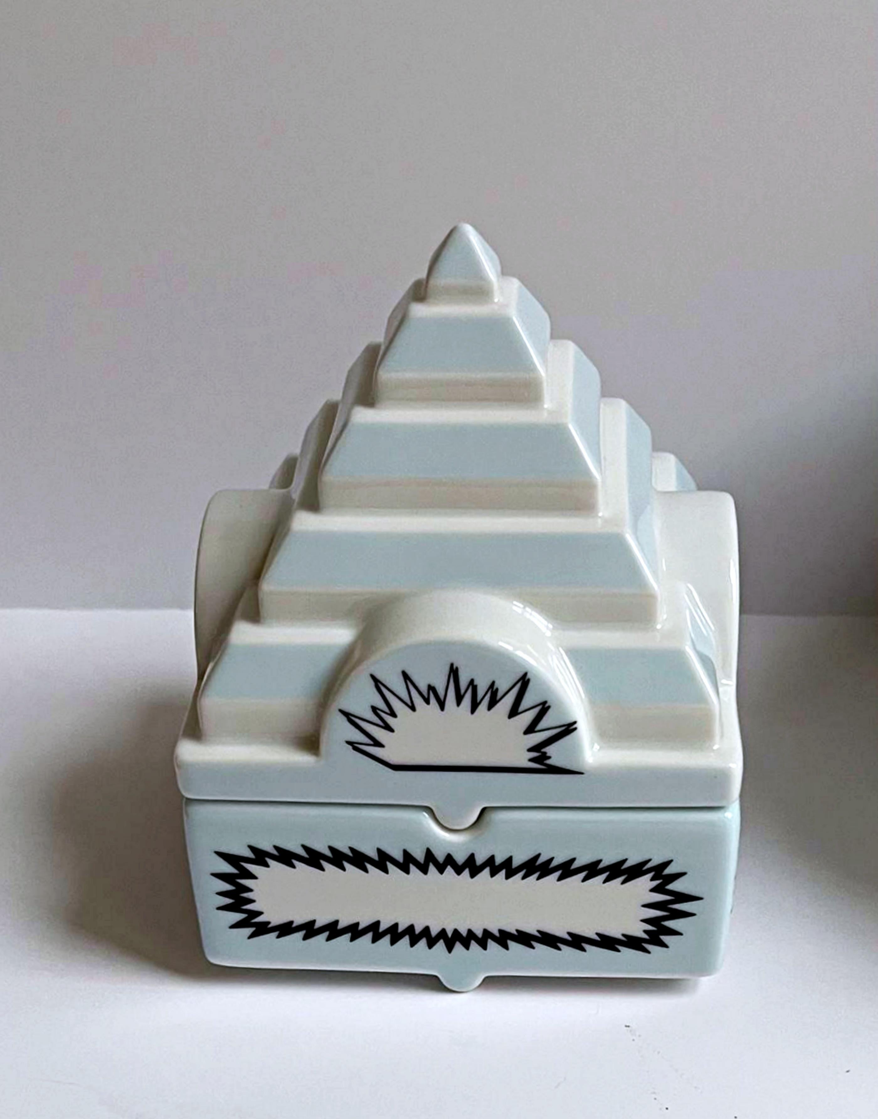 Limited Edition Porcelain Ashtray in Custom Box 6