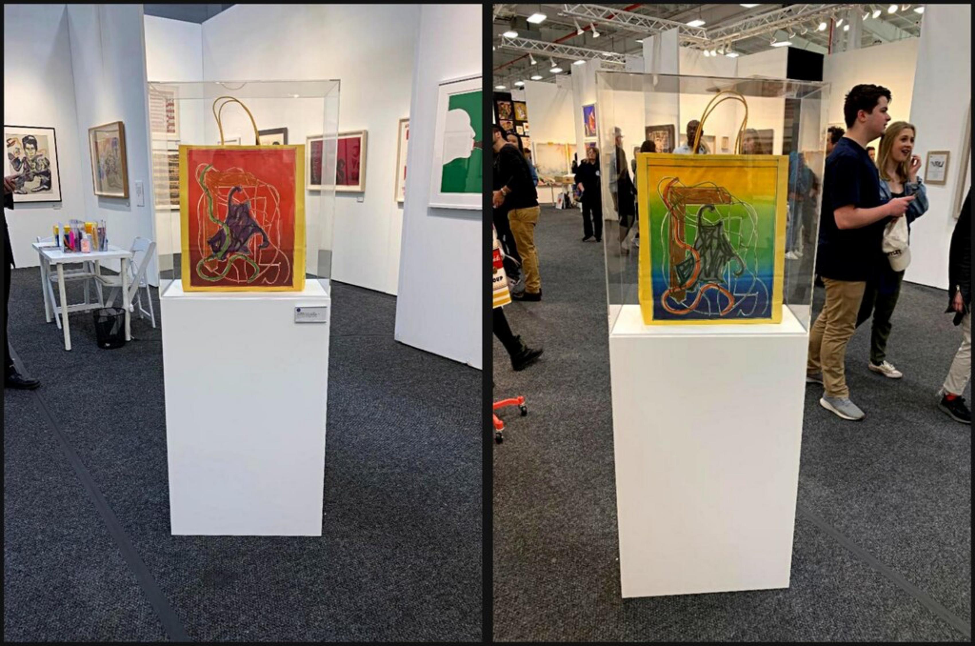 Deux lithographies abstraites originales sur plaque signées, sac d'achat en édition limitée - Expressionnisme abstrait Mixed Media Art par Frank Stella