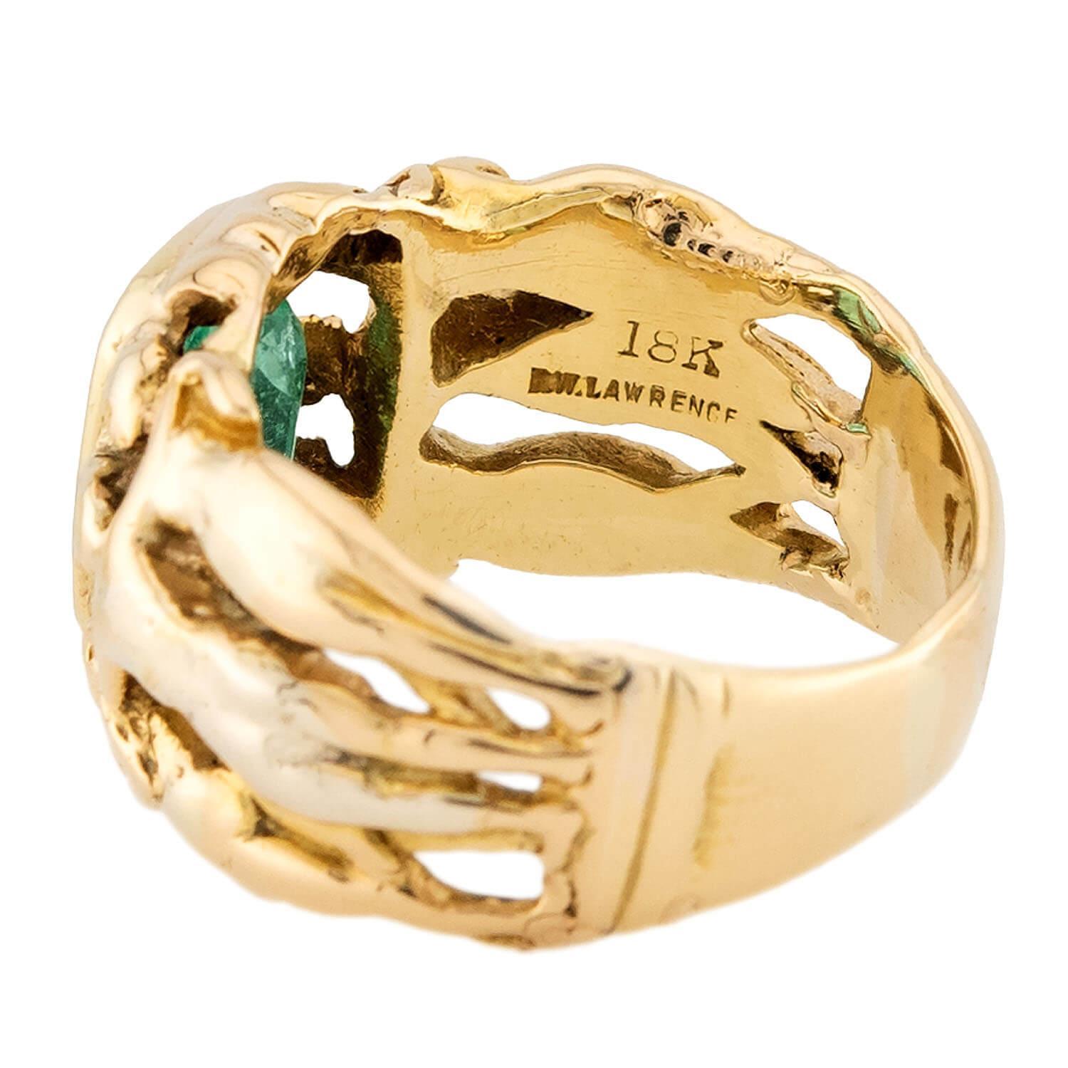 Frank Walter Lawrence Anello in stile Art Nouveau 18k con smeraldo intagliato in vendita 1