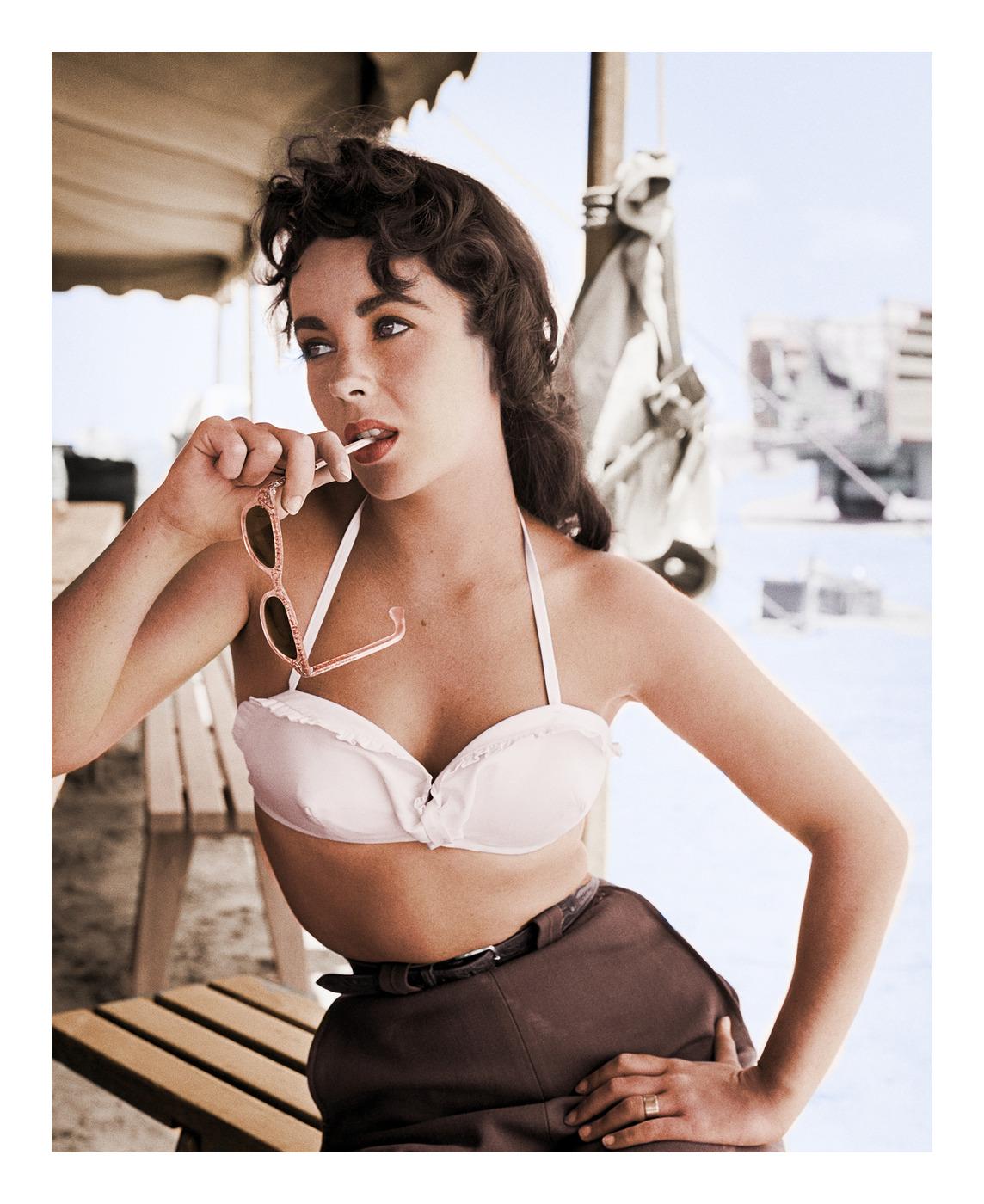 Elizabeth Taylor with Sunglasses for Giant 20