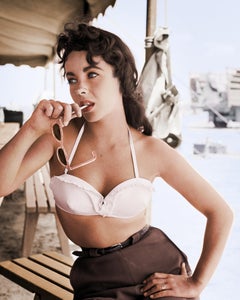 Elizabeth Taylor with Sunglasses for Giant 20" x 24" Edition of 75