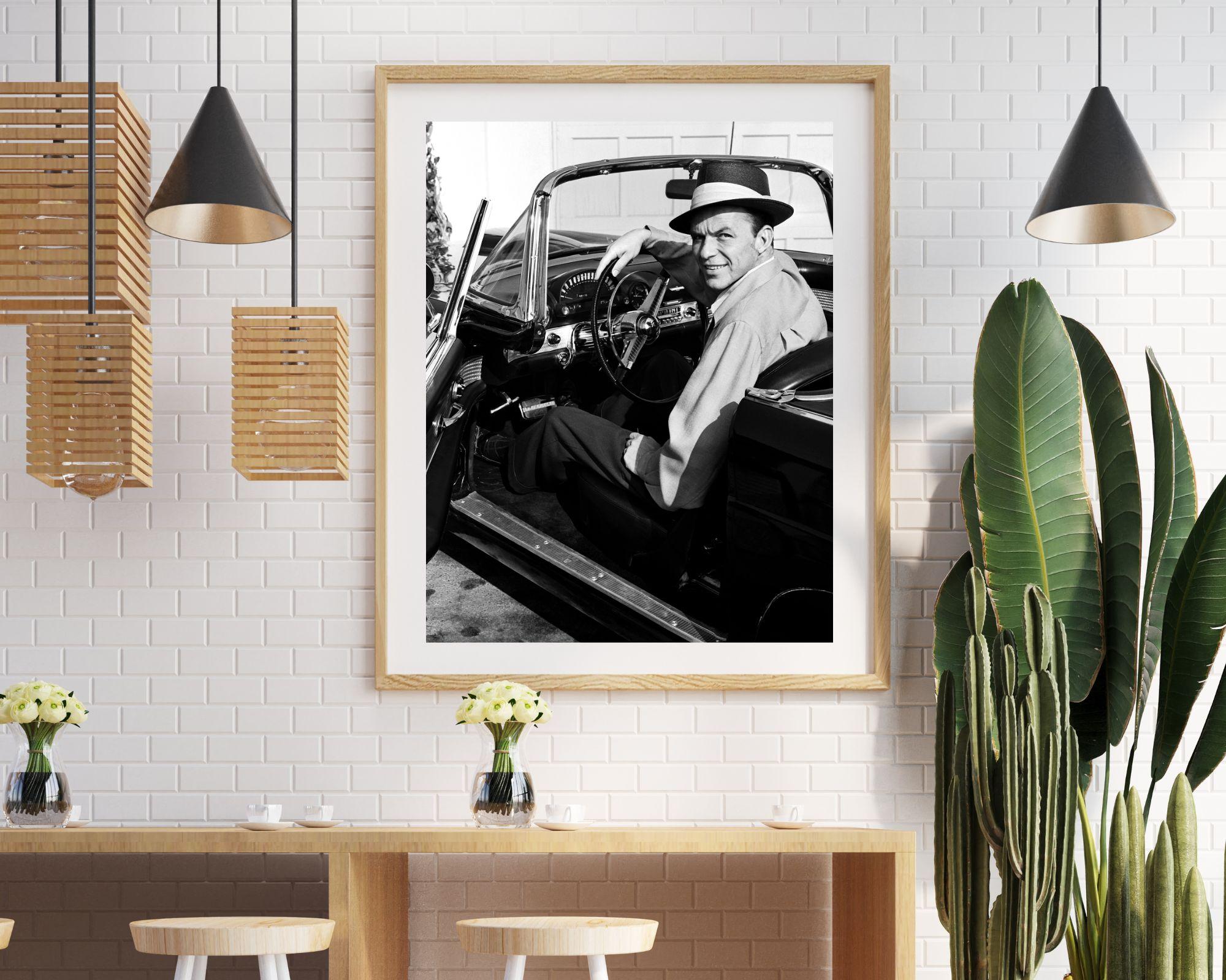Frank Sinatra dans son Ford Thunderbird - Photograph de Frank Worth