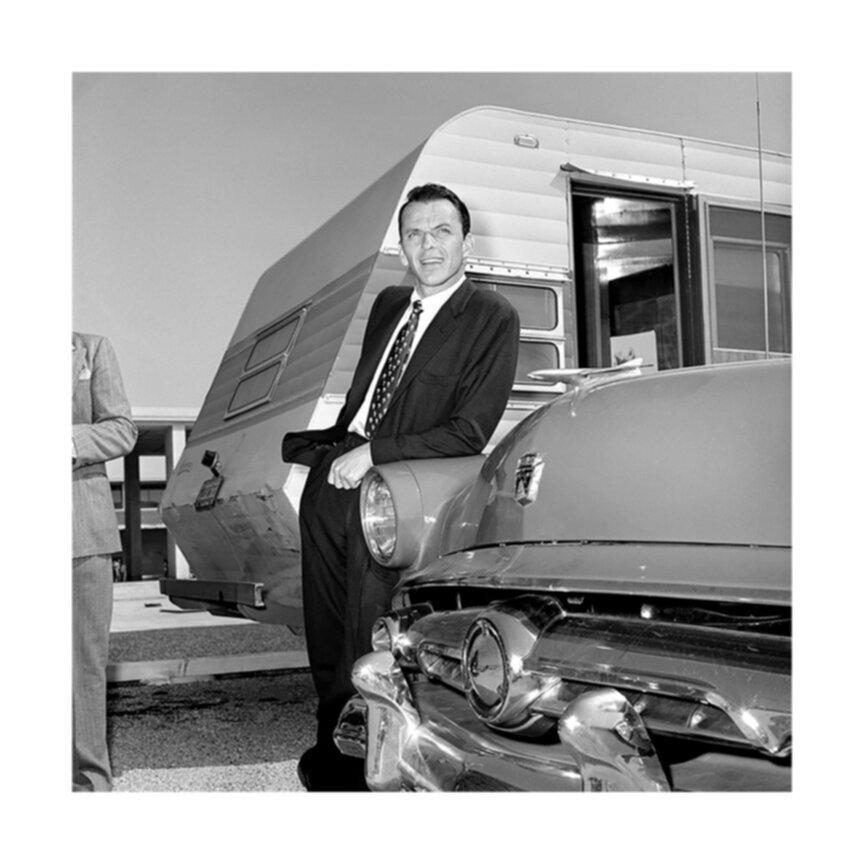 Frank Worth Portrait Photograph – Frank Sinatra mit Ford