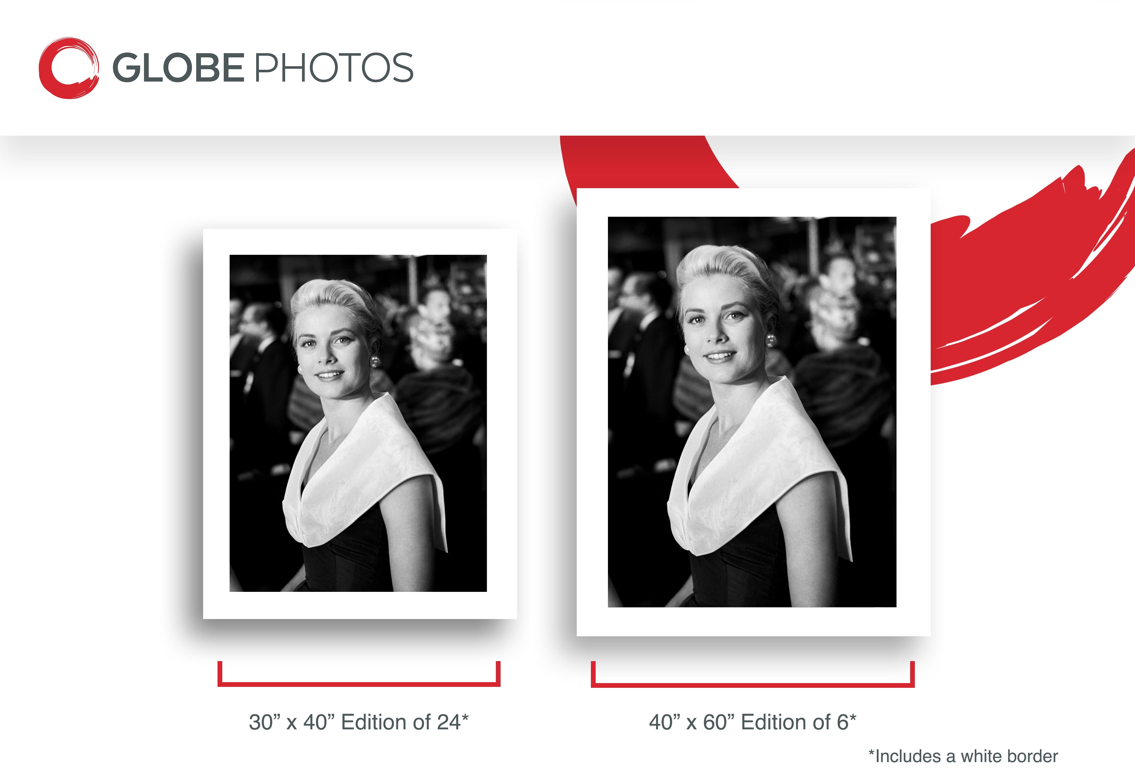 Grace Kelly bei der Premiere des Rückfensters (Schwarz), Black and White Photograph, von Frank Worth