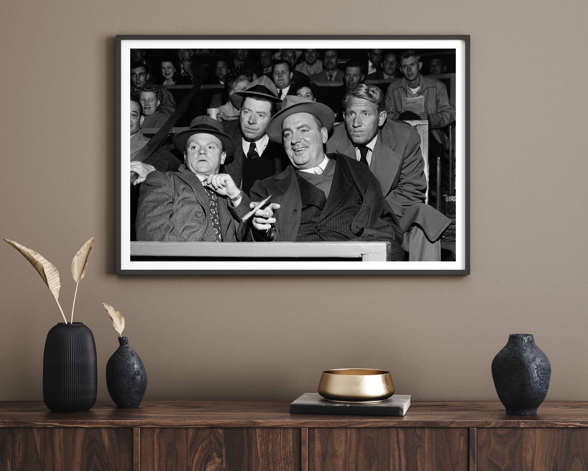 La foule irlandaise aux courses - Photograph de Frank Worth