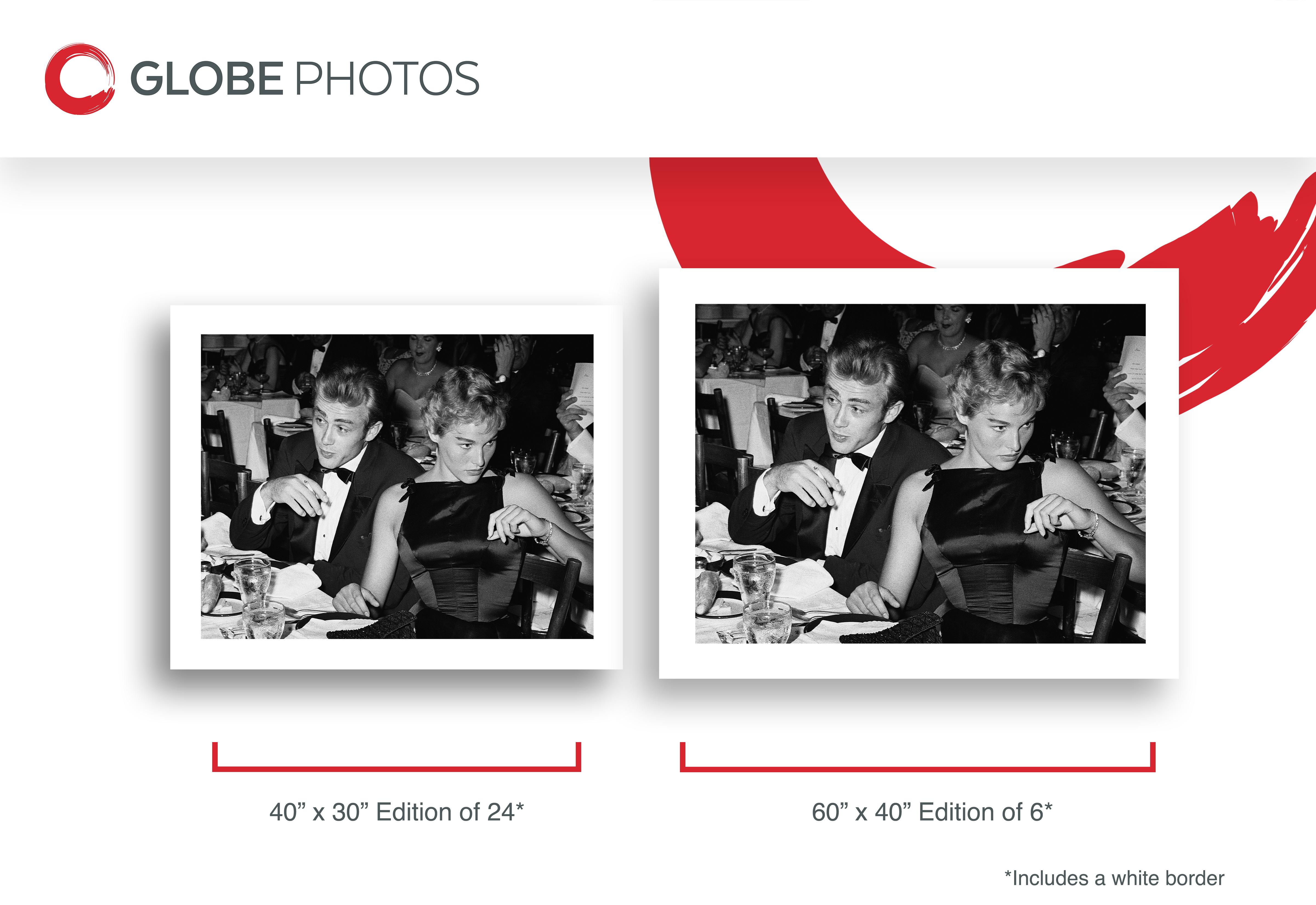 James Dean e Ursula Andress alla cena degli Oscar - Portrait Photograph Nero di Frank Worth