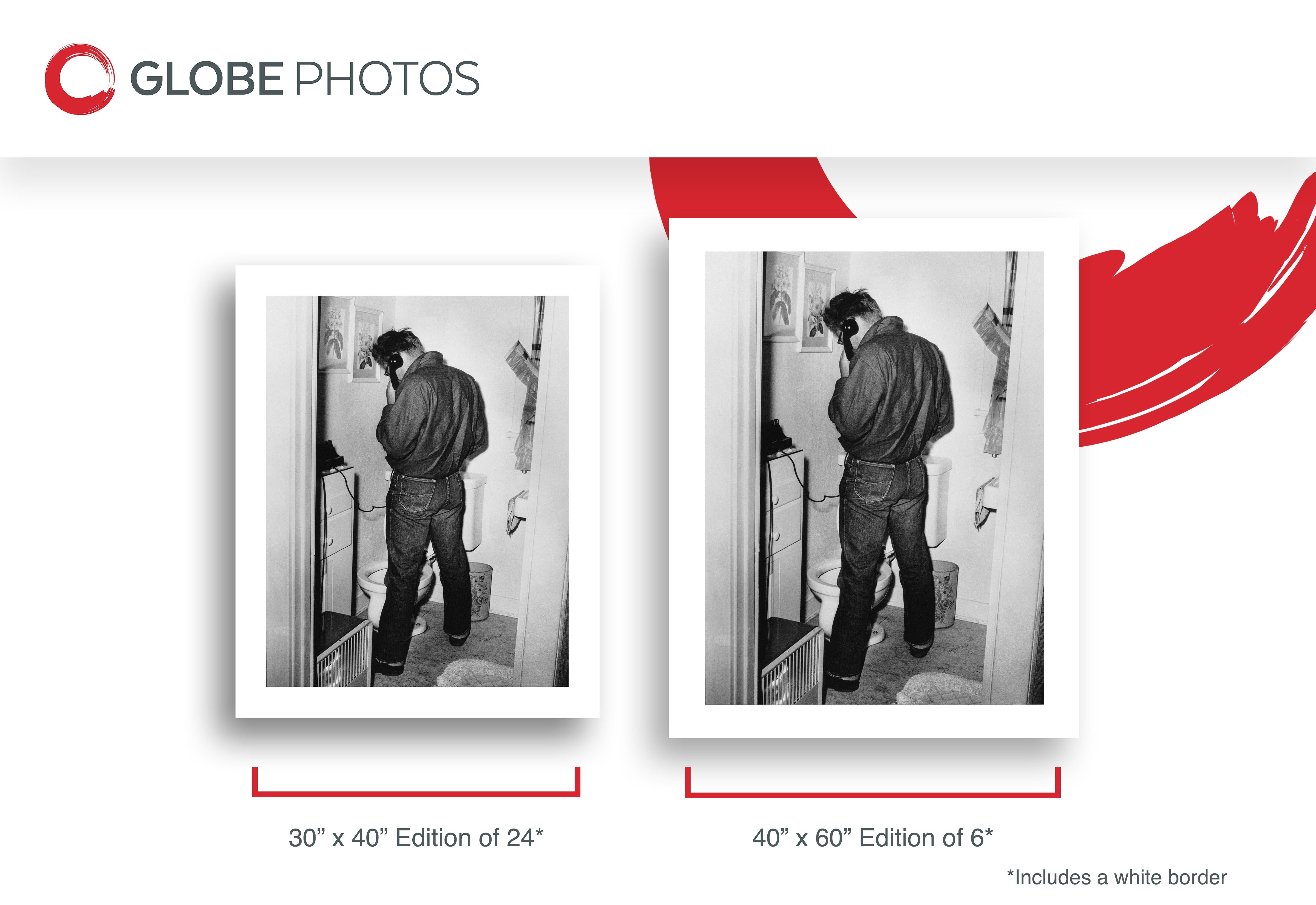 A. James nella toilette - Portrait Photograph Grigio di Frank Worth