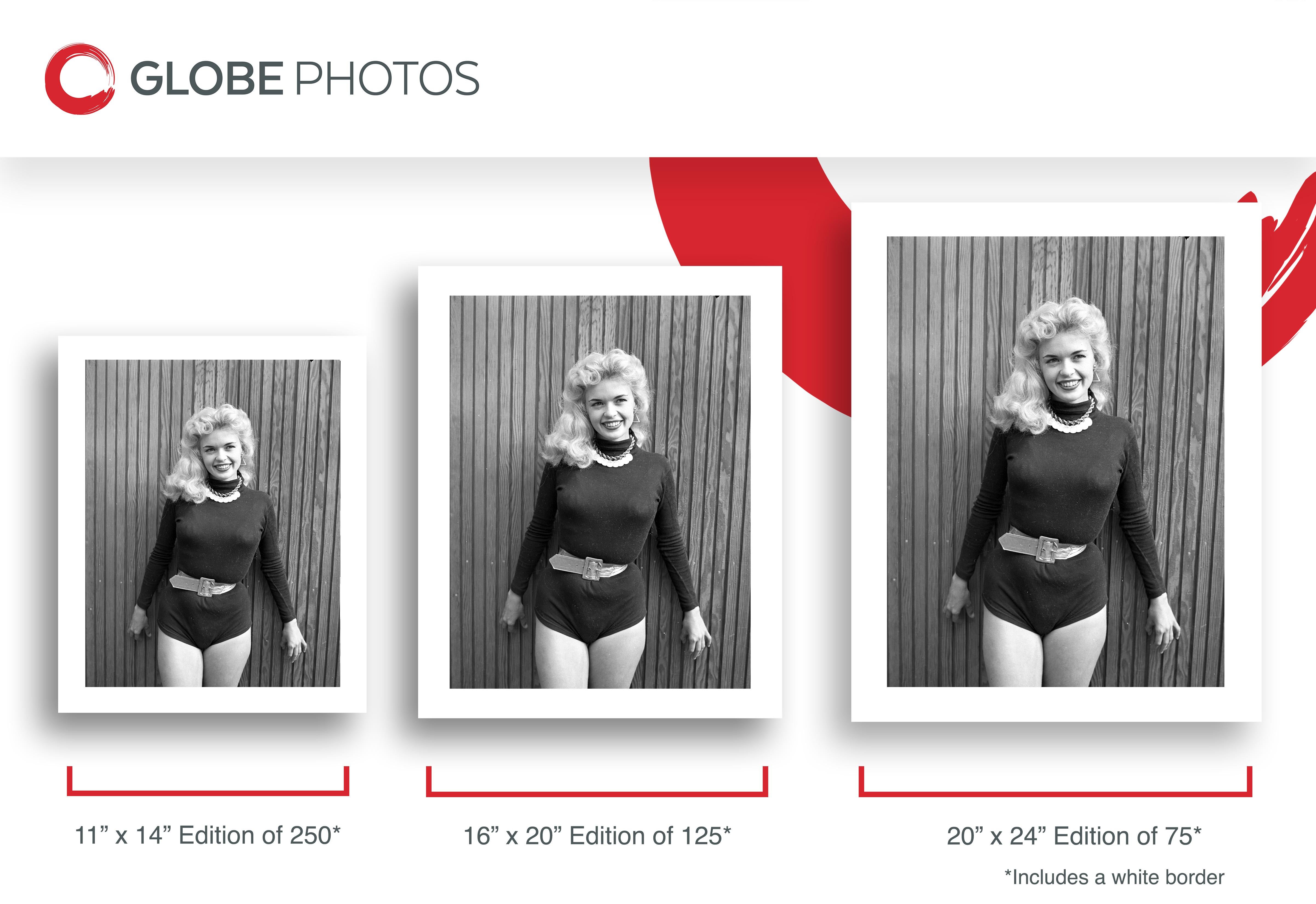 Jayne Mansfield en leotardo - Photograph Contemporáneo de Frank Worth
