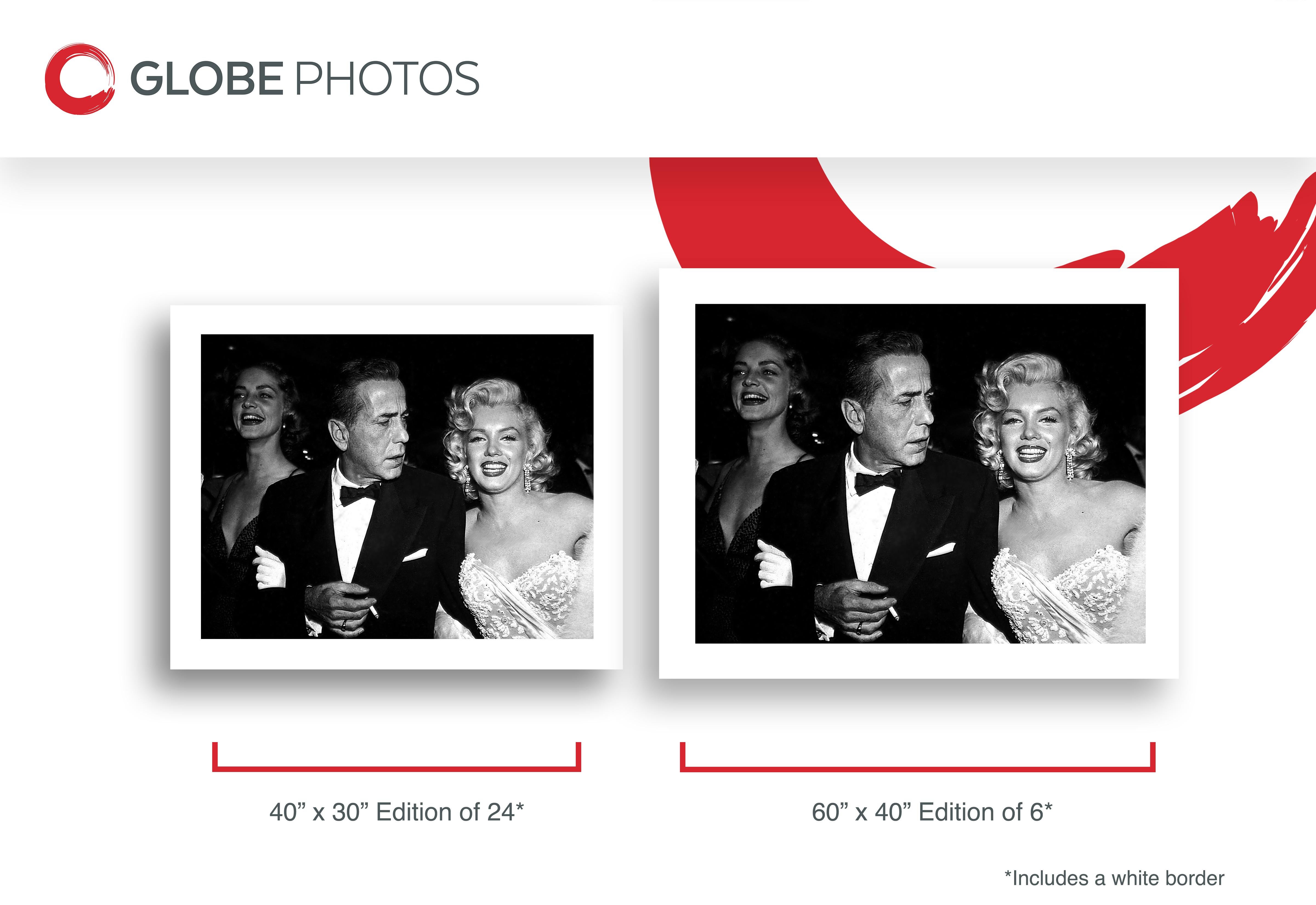 Lauren Bacall, Humphrey Bogart y Marilyn Monroe en el estreno - Black and White Photograph Negro de Frank Worth
