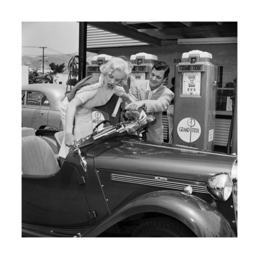 Frank Worth Portrait Photograph - Mamie Van Doren and Richard Long Getting Gas