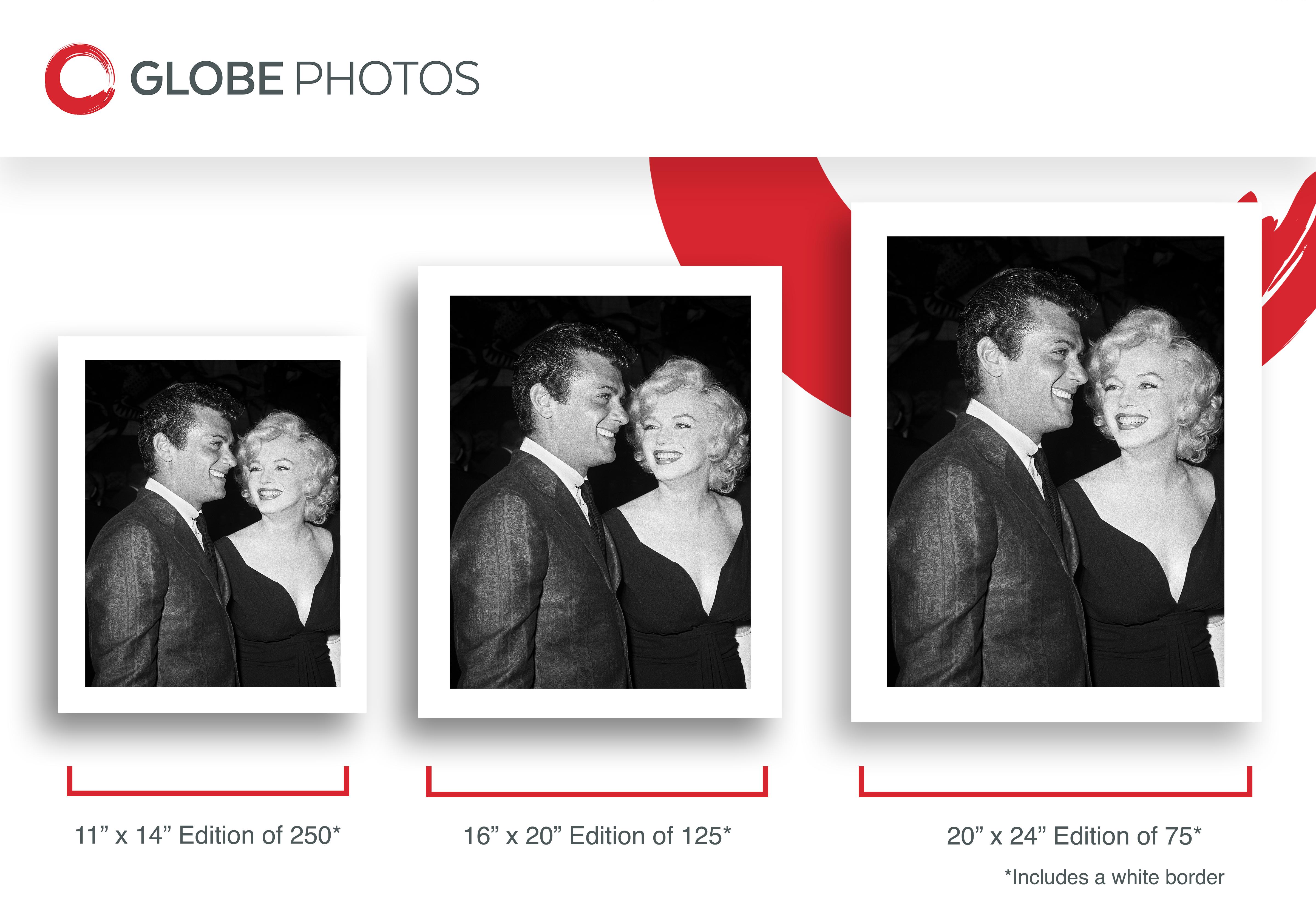 Marilyn Monroe y Tony Curtis - Photograph Contemporáneo de Frank Worth