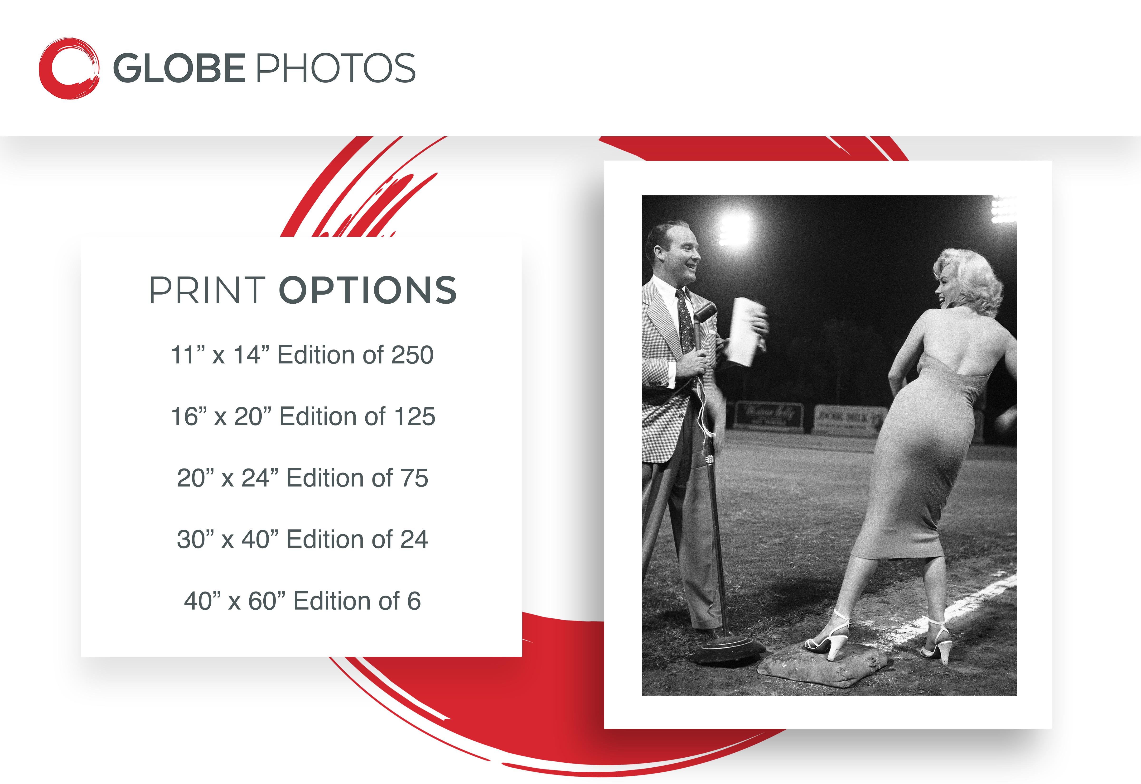 Monroe lancia il primo lancio - Photograph di Frank Worth