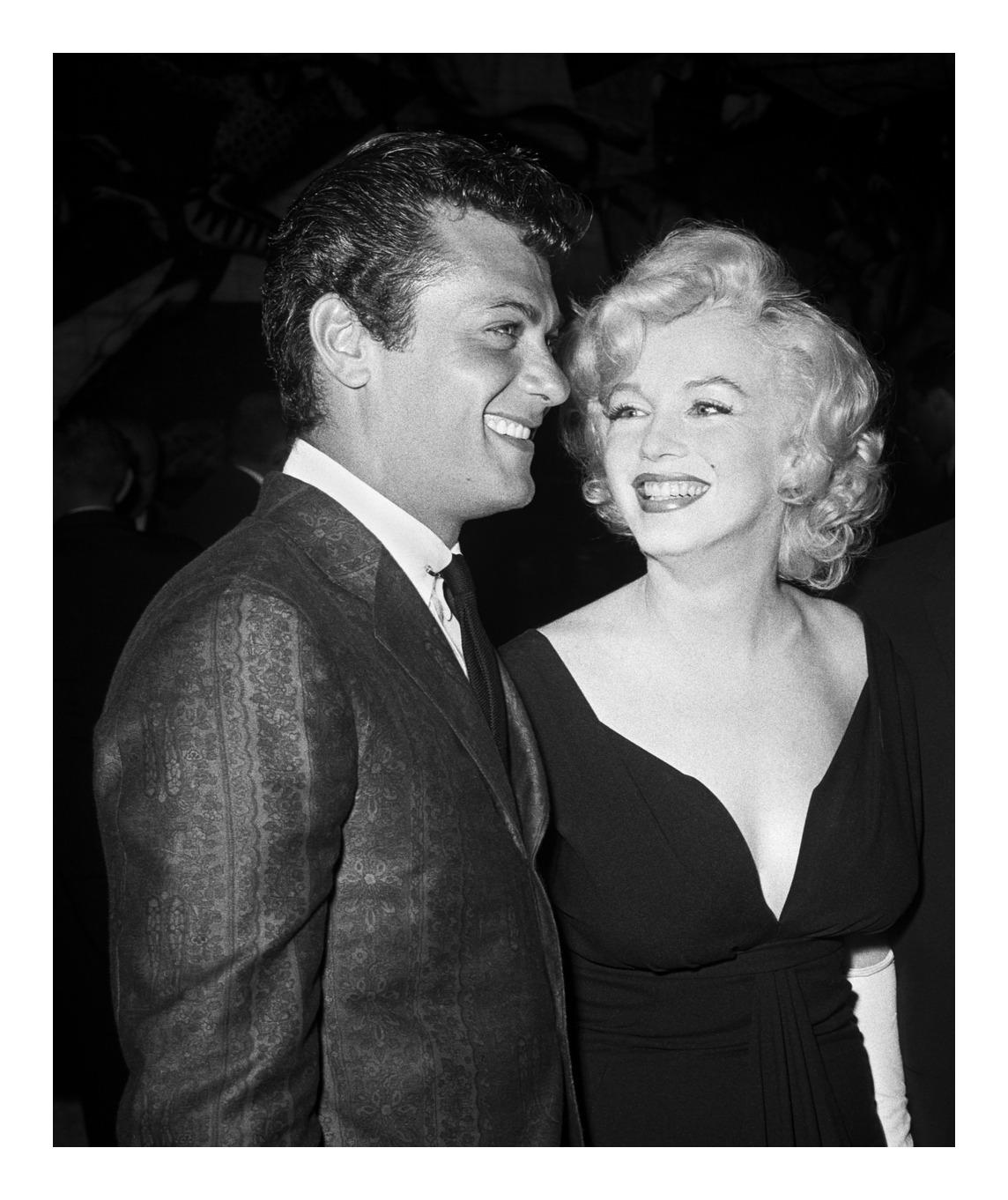 Tony Curtis and Marilyn Monroe 16