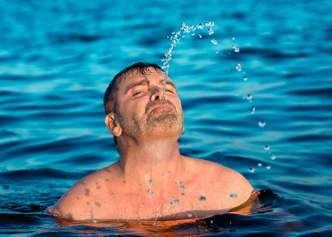 Color Photograph Frank Yamrus - Sans titre (Fountain)