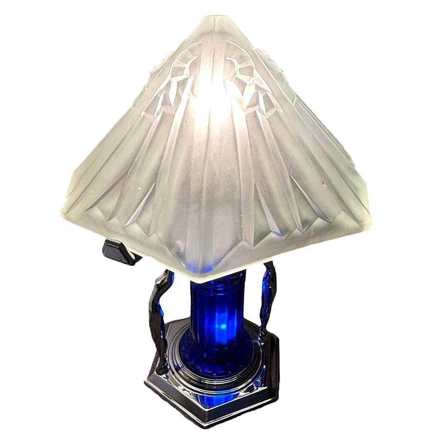 Lampe figurative de style Art déco de l'époque Frankart chromée et cobalt avec abat-jour en verre Vivian en vente 4