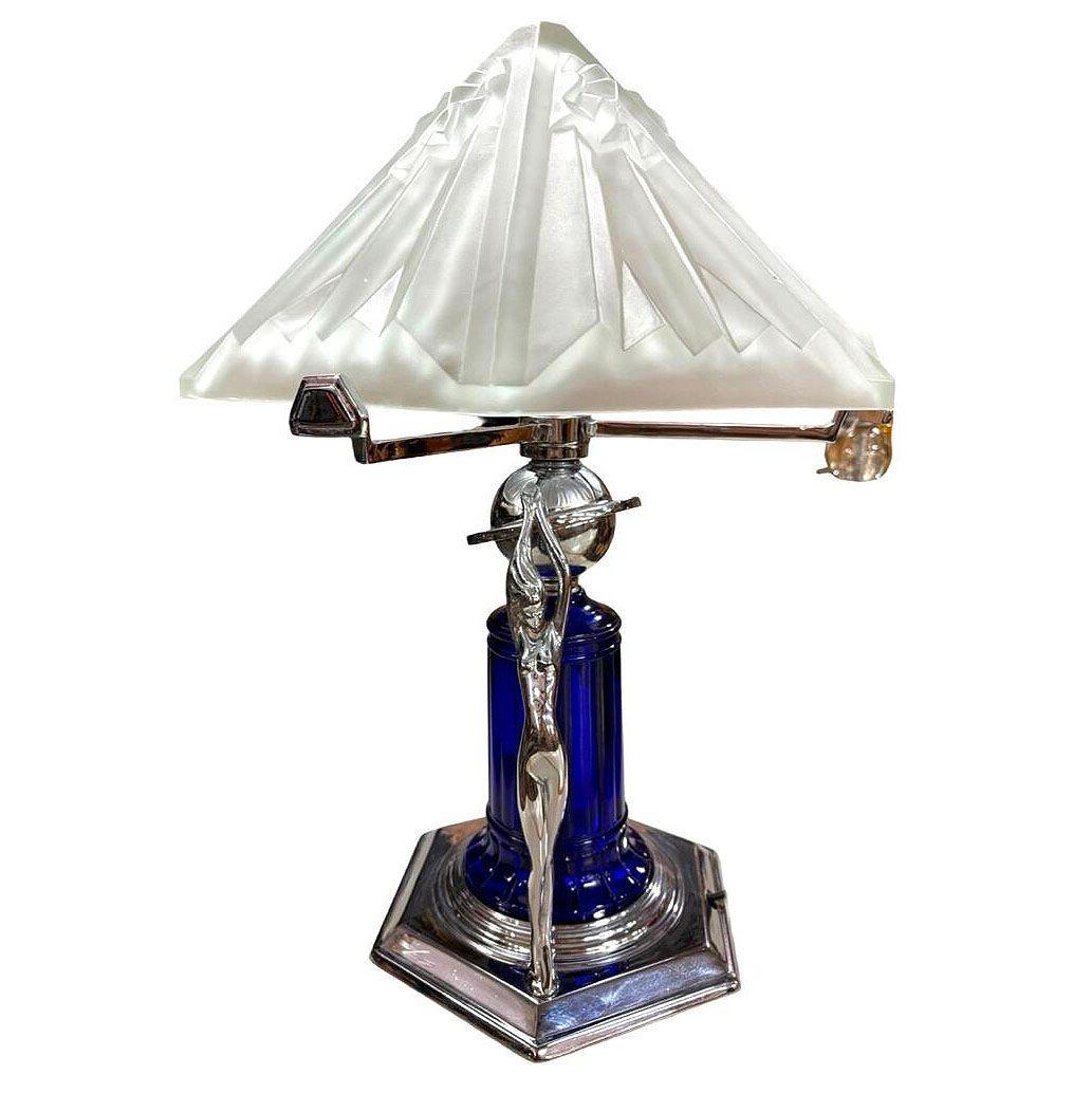 Lampe figurative de style Art déco de l'époque Frankart chromée et cobalt avec abat-jour en verre Vivian Bon état - En vente à Van Nuys, CA