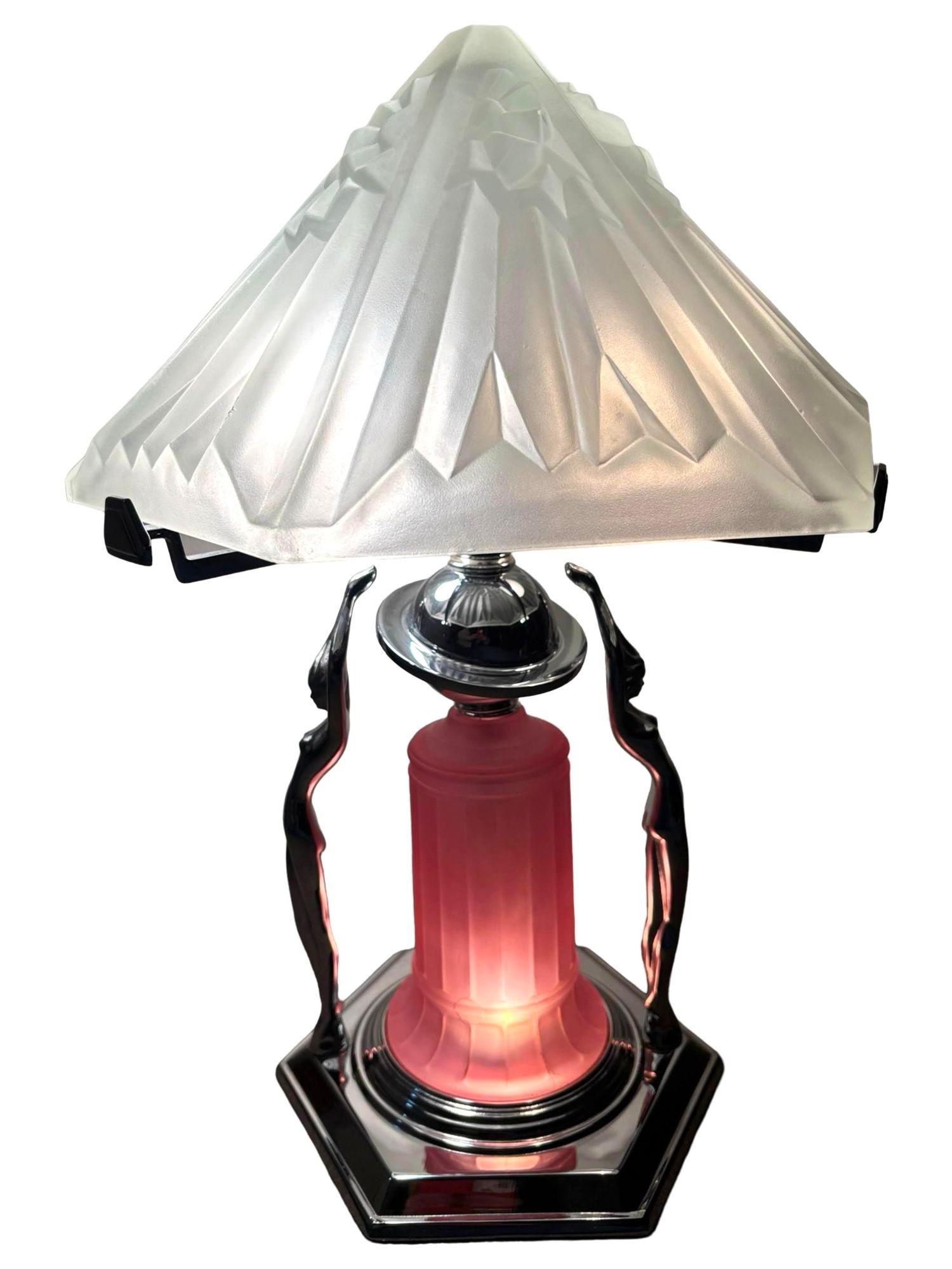 Lampe figurative en chrome avec abat-jour en verre Vivian, époque Frankart, style Art Déco en vente 2