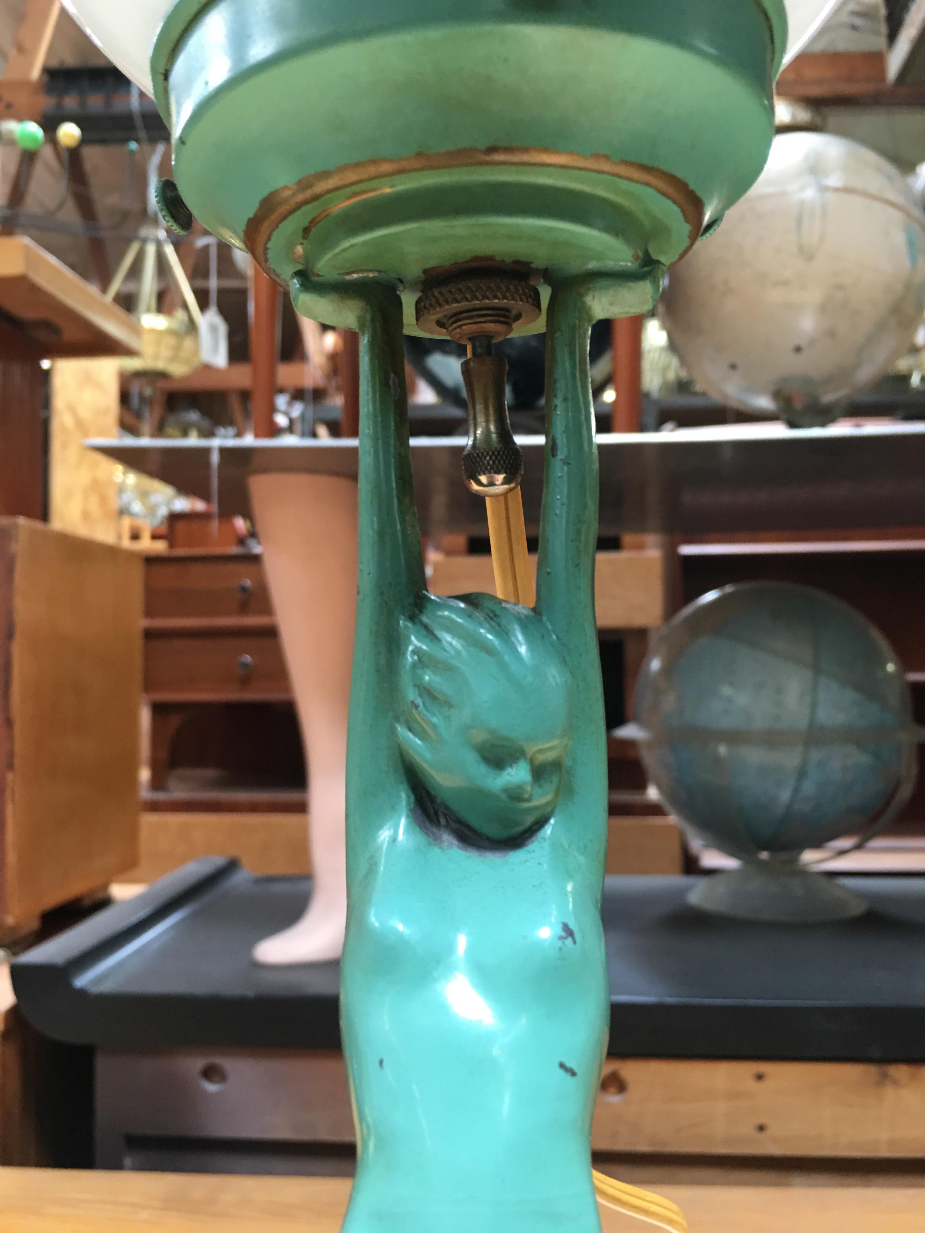 Frankart L210 Nude Sculptural Table Lamp with Stepped Shade In Good Condition In Van Nuys, CA