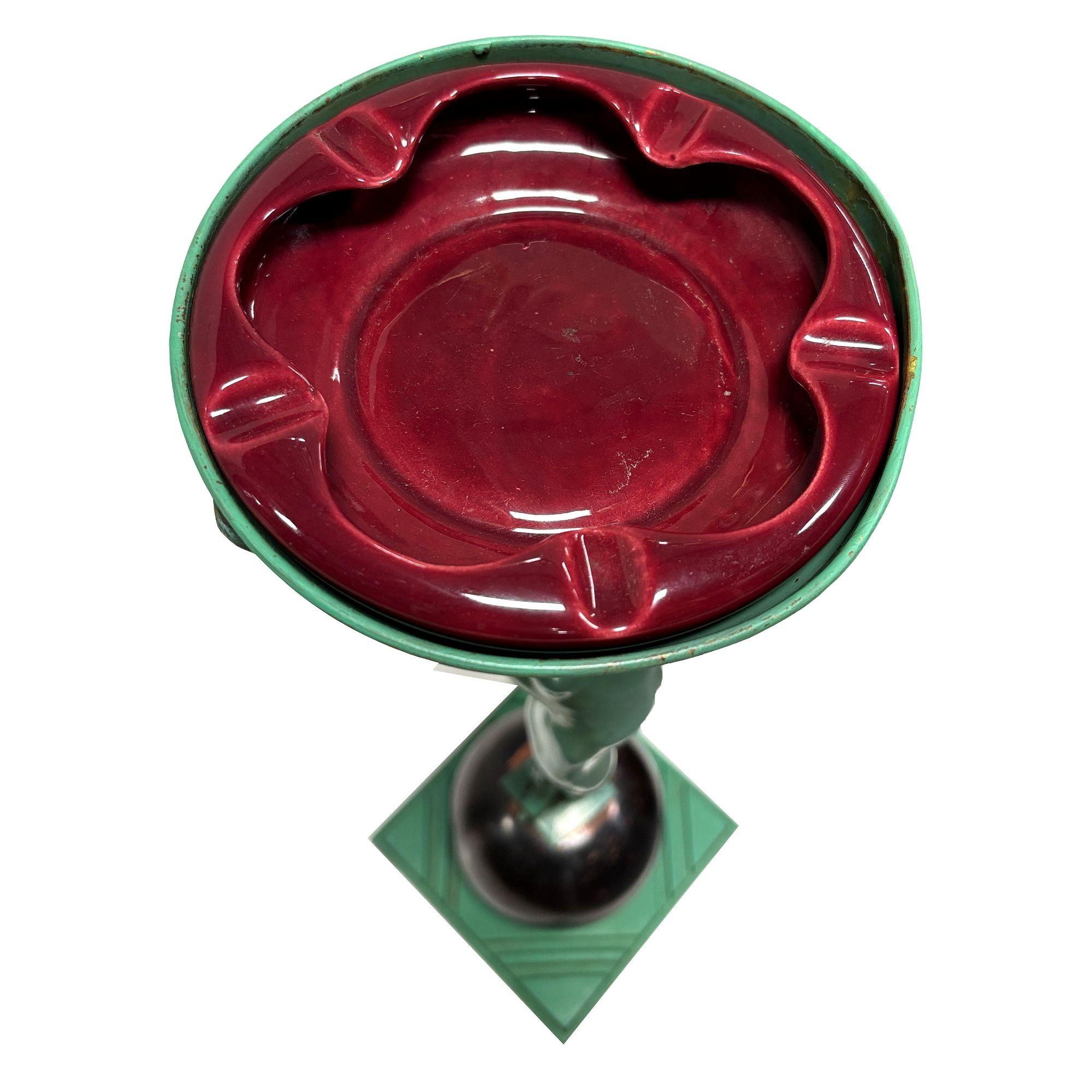 Frankart Nudo in piedi su palla Art Deco scultoreo con supporto per fumo Modello T330 in vendita 1