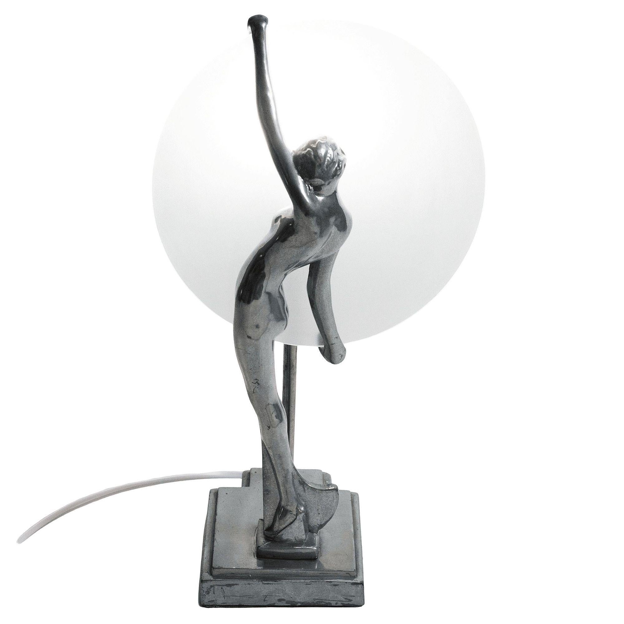 Fin du 20e siècle Lampe de table de style Frankart, Silhouette nue, A Silver Moon Spelter by Sarsparilla en vente