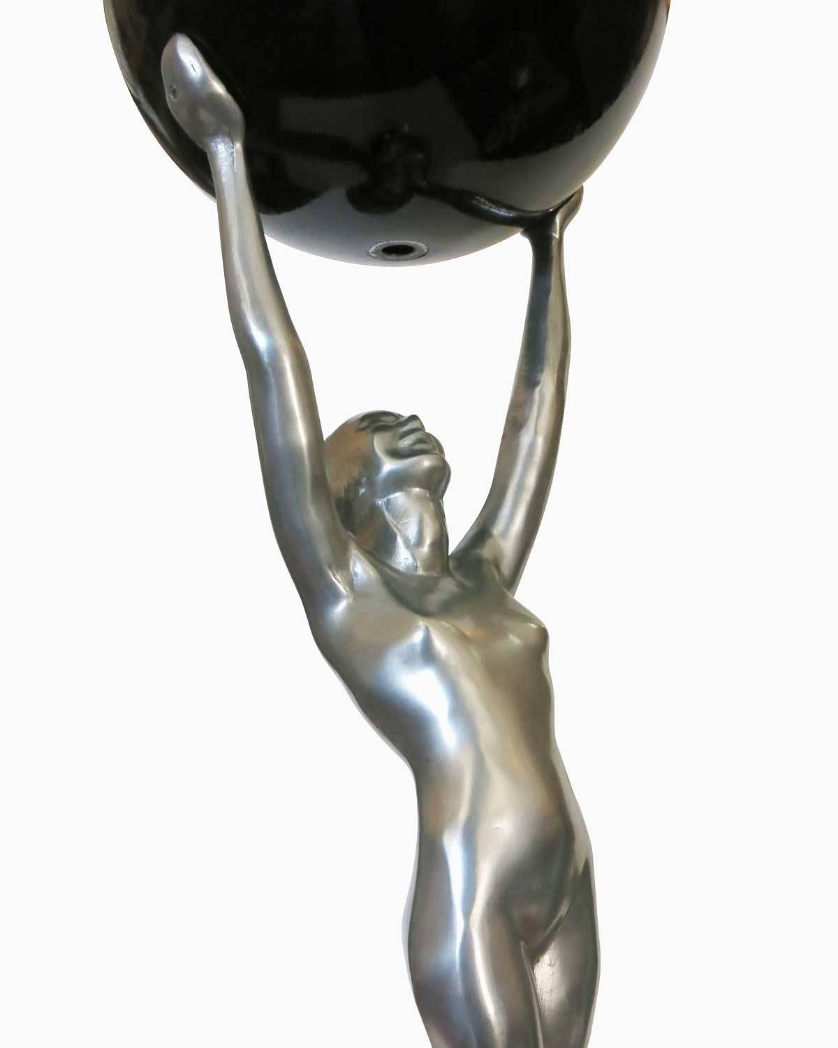 Frankart Style Silvertone and Onyx Nude Figural Cocktail Smoker Ashtray In Excellent Condition In Van Nuys, CA