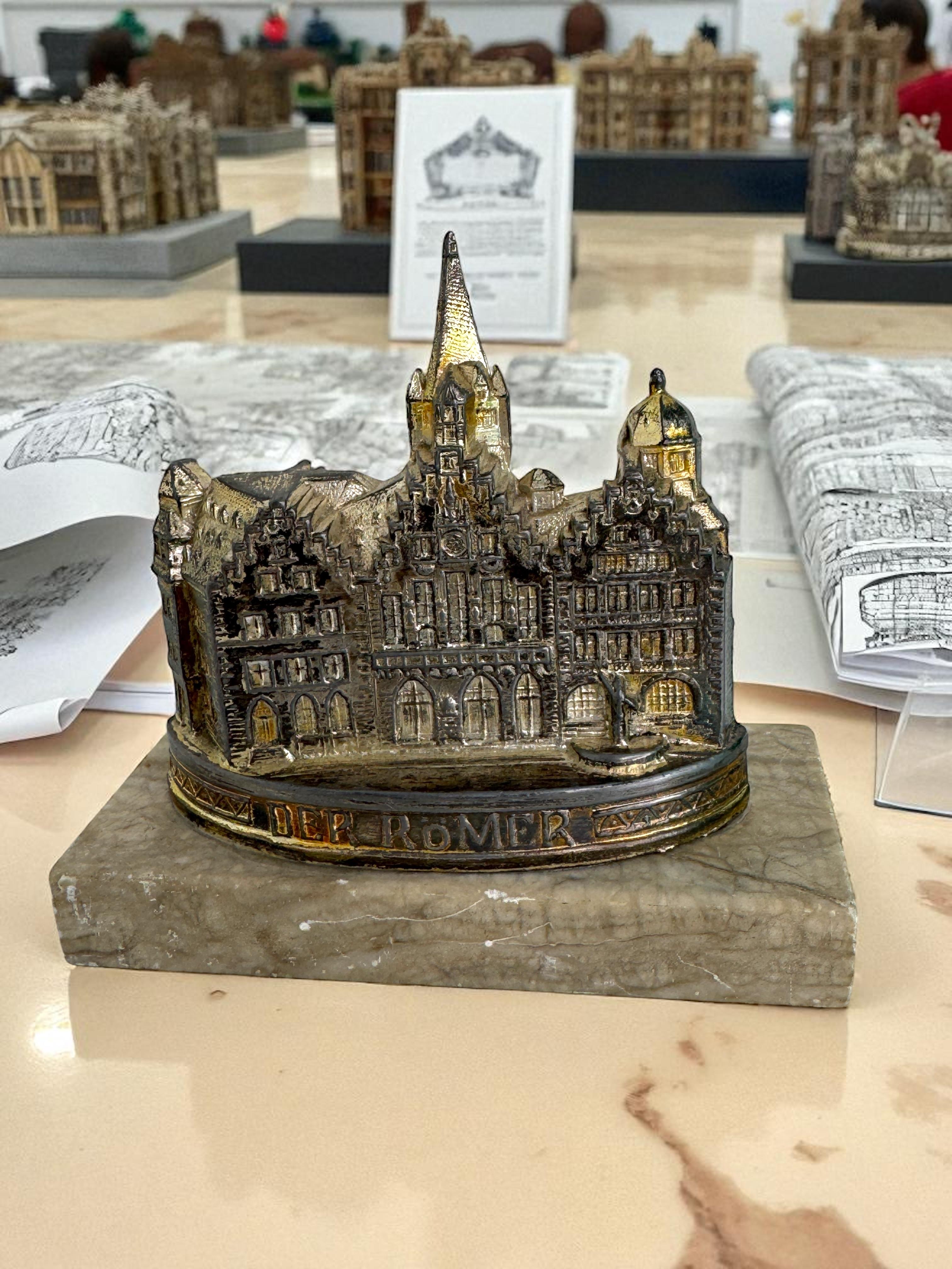 Frankfurt Townes Souvenir Building Architectural Collectible Germany 1920s en vente 9