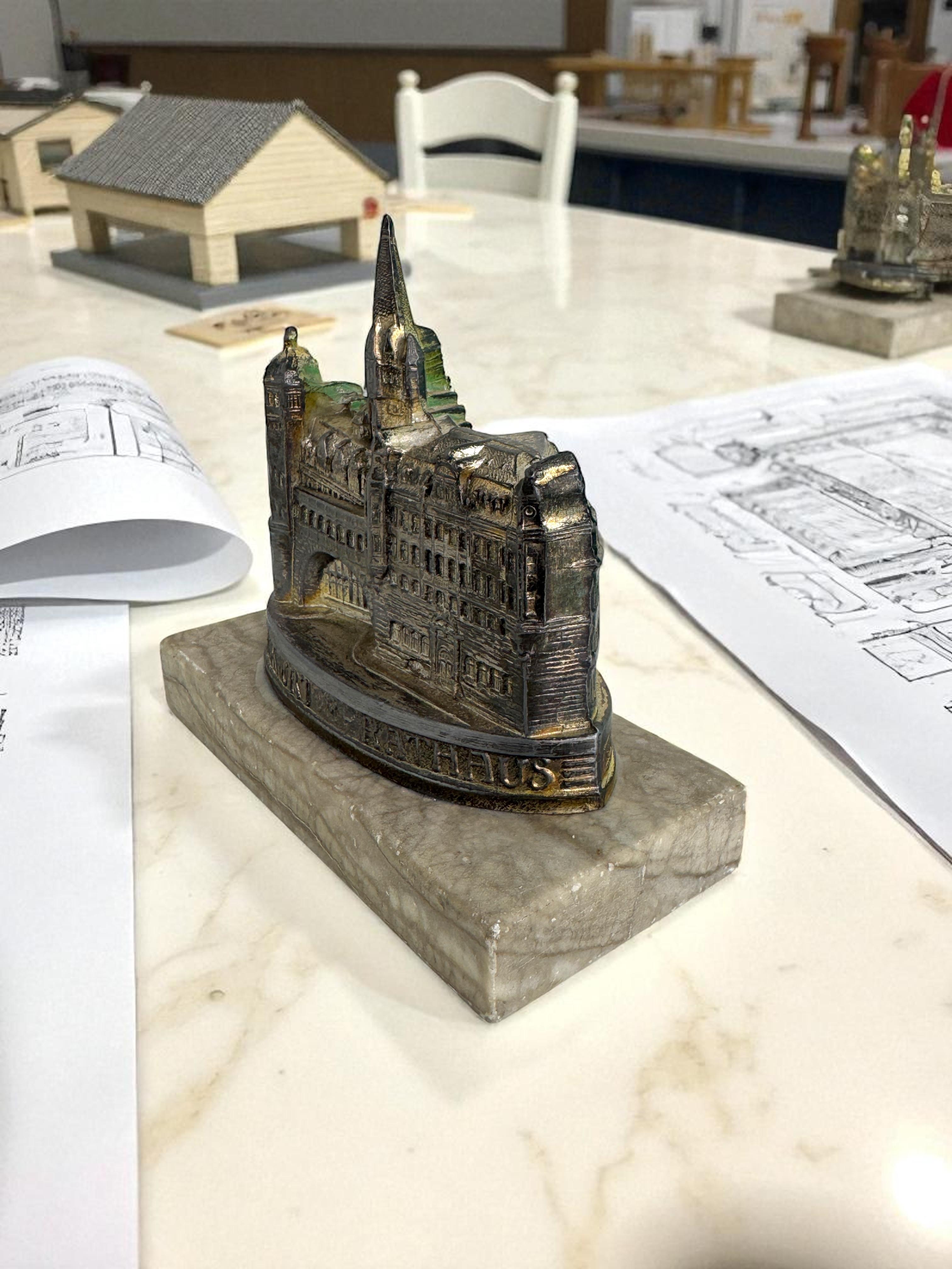 Frankfurt Townes Souvenir Building Architectural Collectible Germany 1920s en vente 10