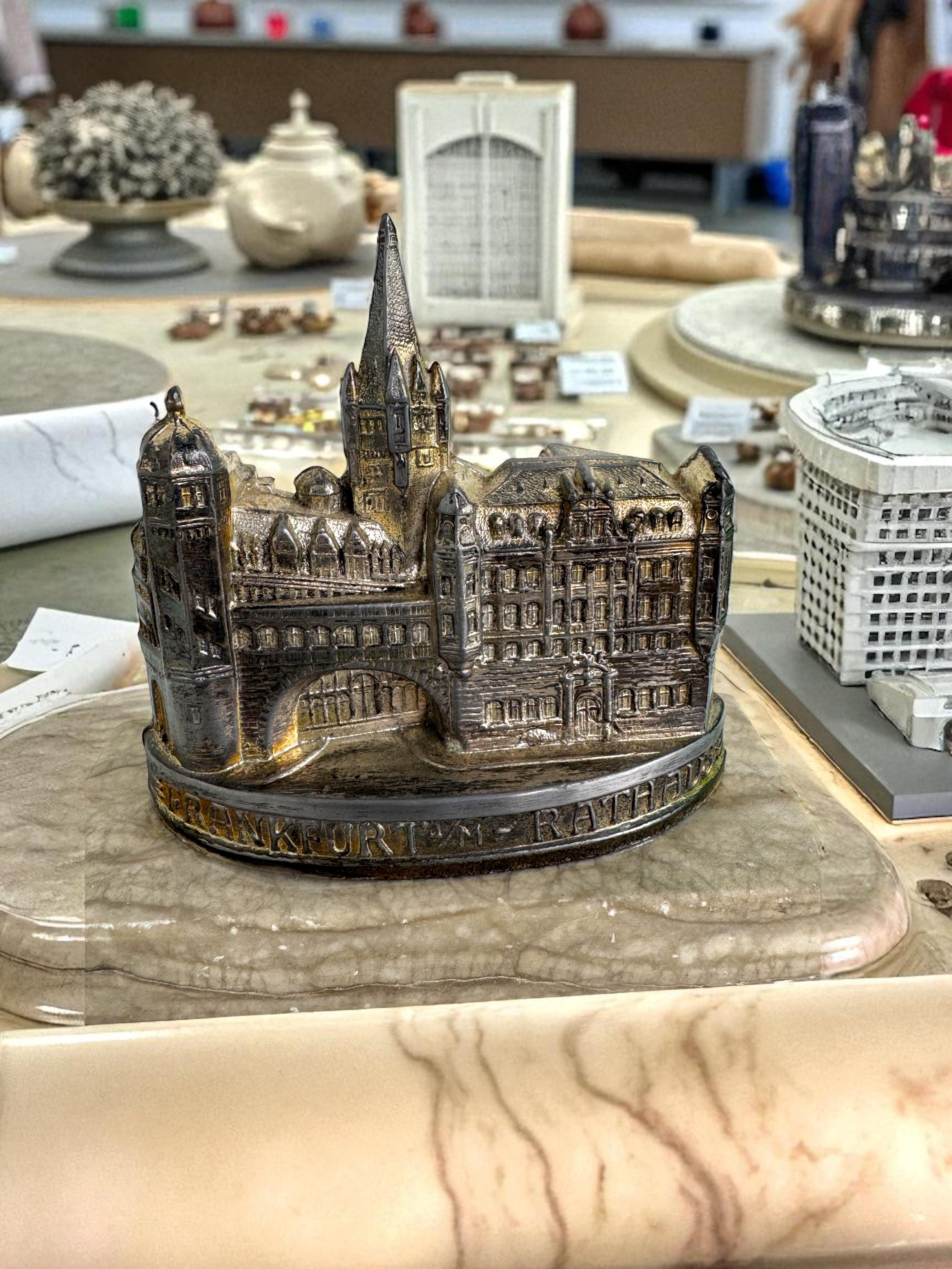 Frankfurt Townes Souvenir Building Architectural Collectible Germany 1920s en vente 12