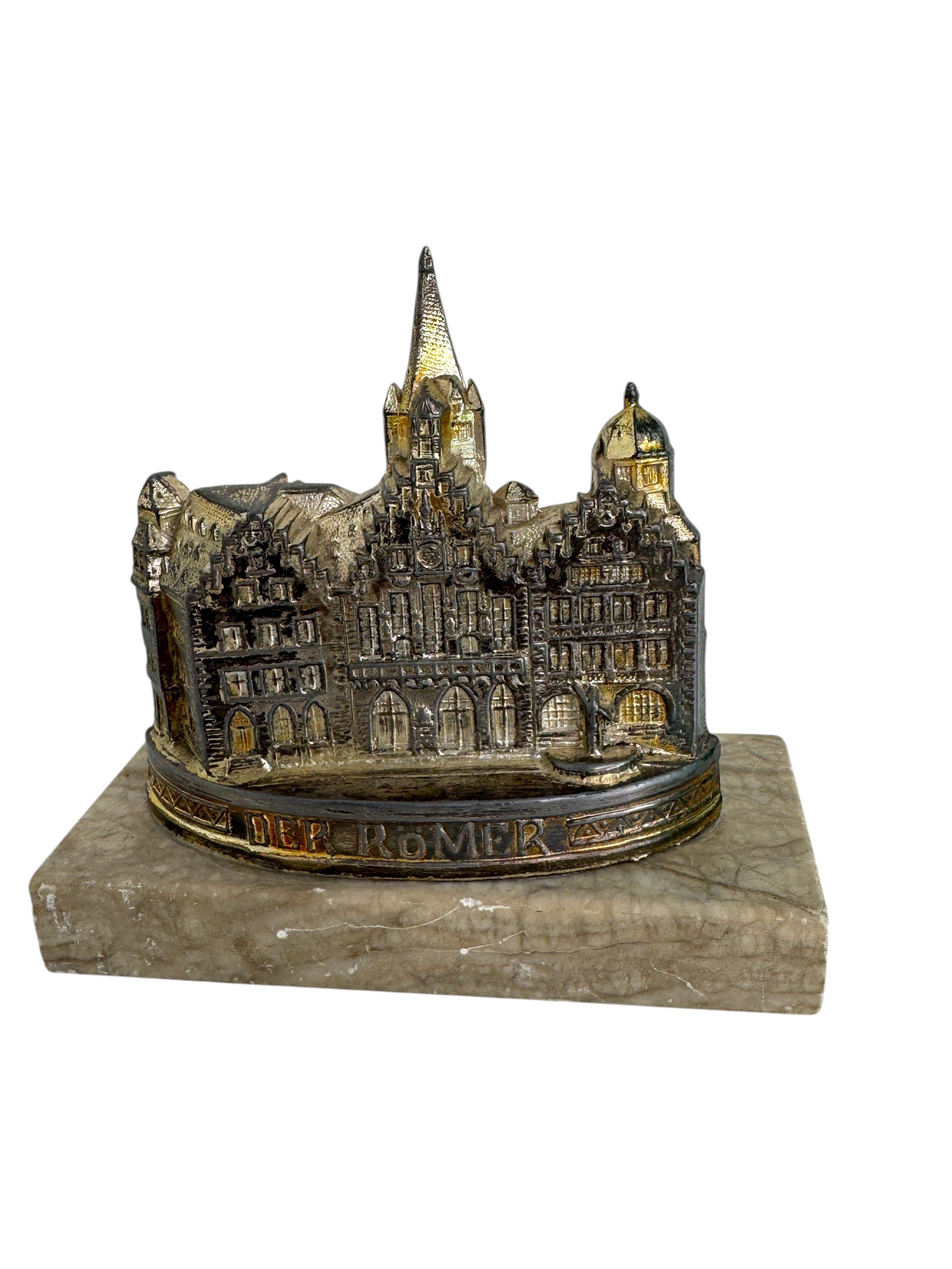 Début du 20ème siècle Frankfurt Townes Souvenir Building Architectural Collectible Germany 1920s en vente
