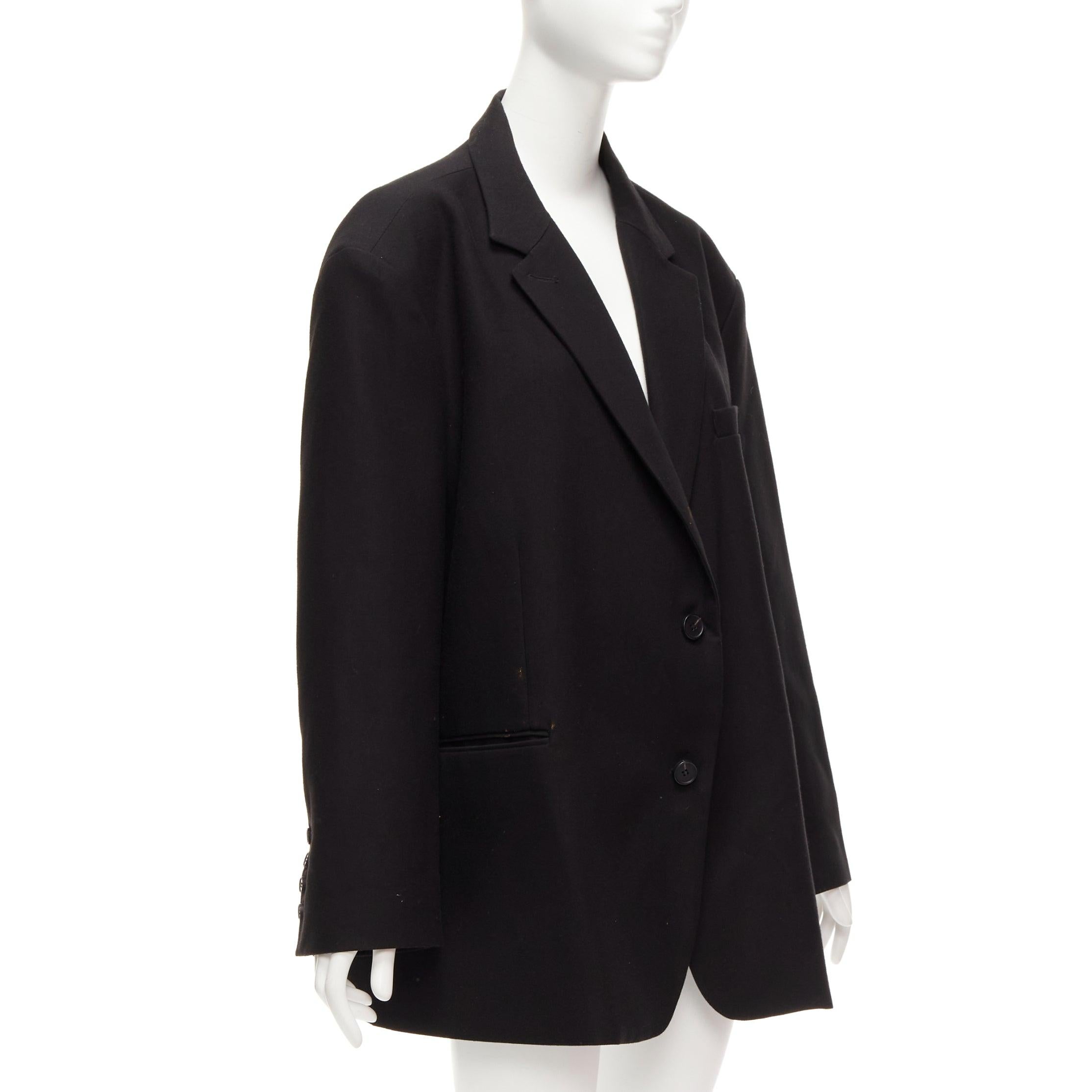 FRANKIE SHOP Bea black twill fabric oversized shoulder padded blazer
Reference: KEDG/A00343
Brand: Frankie Shop
Model: Bea
Material: Rayon, Blend
Color: Black
Pattern: Solid
Closure: Button
Lining: Black Polyester
Extra Details: Frankie Shop's Bea