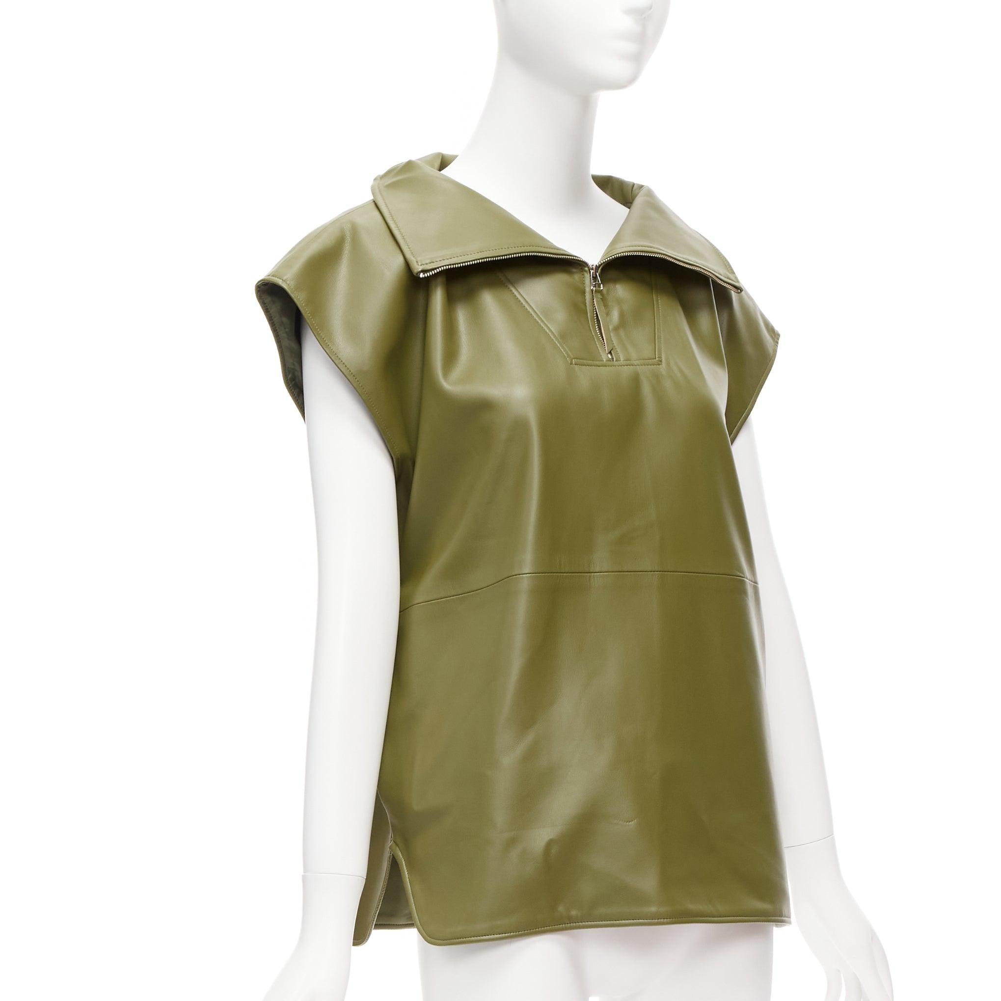 FRANKIE SHOP Top sin mangas de piel sintética verde caqui con media cremallera en PU XS Beige en venta